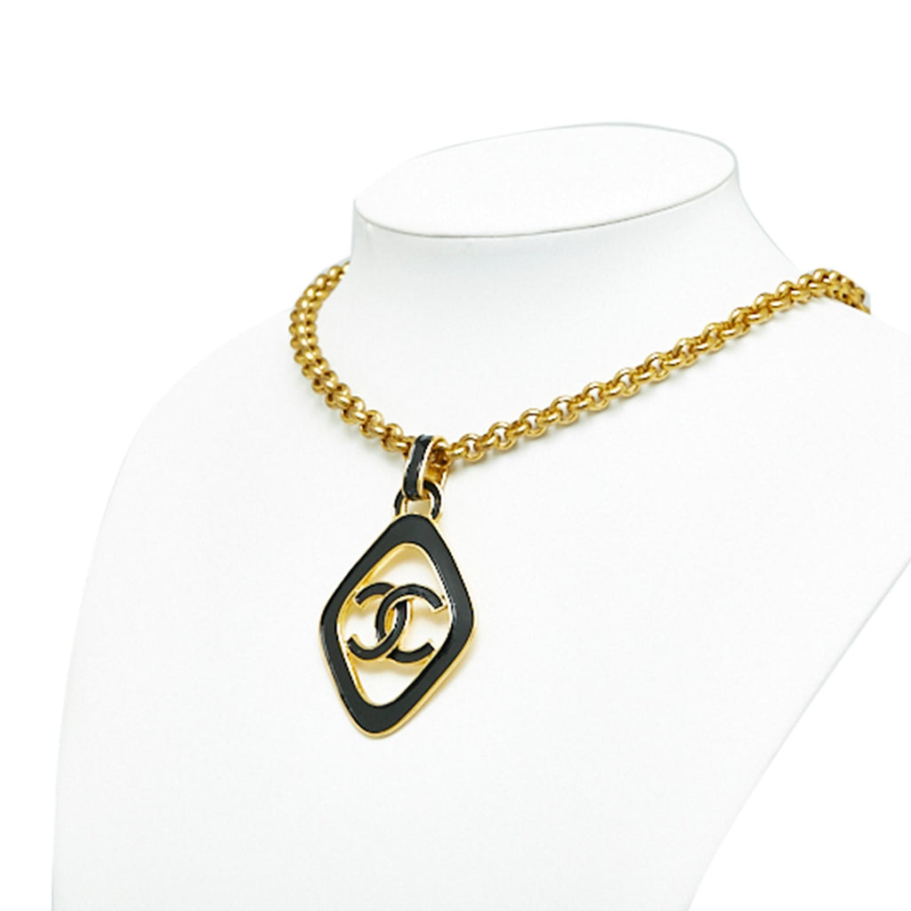 Chanel CC Pendant Necklace (SHG-2rTjhs)