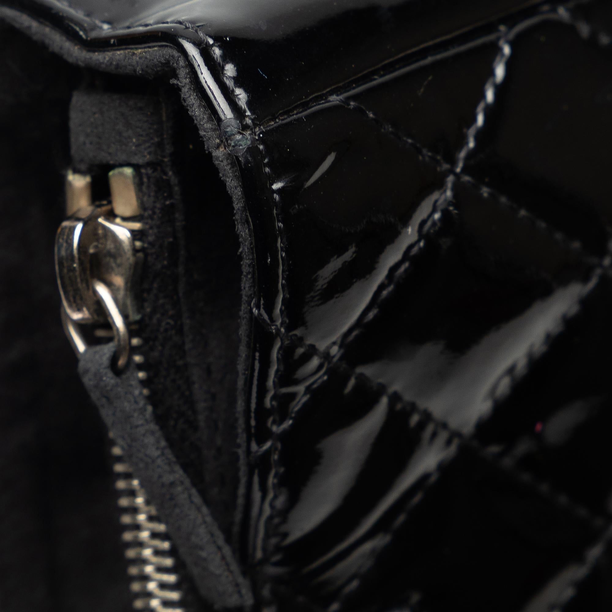 Chanel CC Phone Pouch (SHG-JBlF5K)