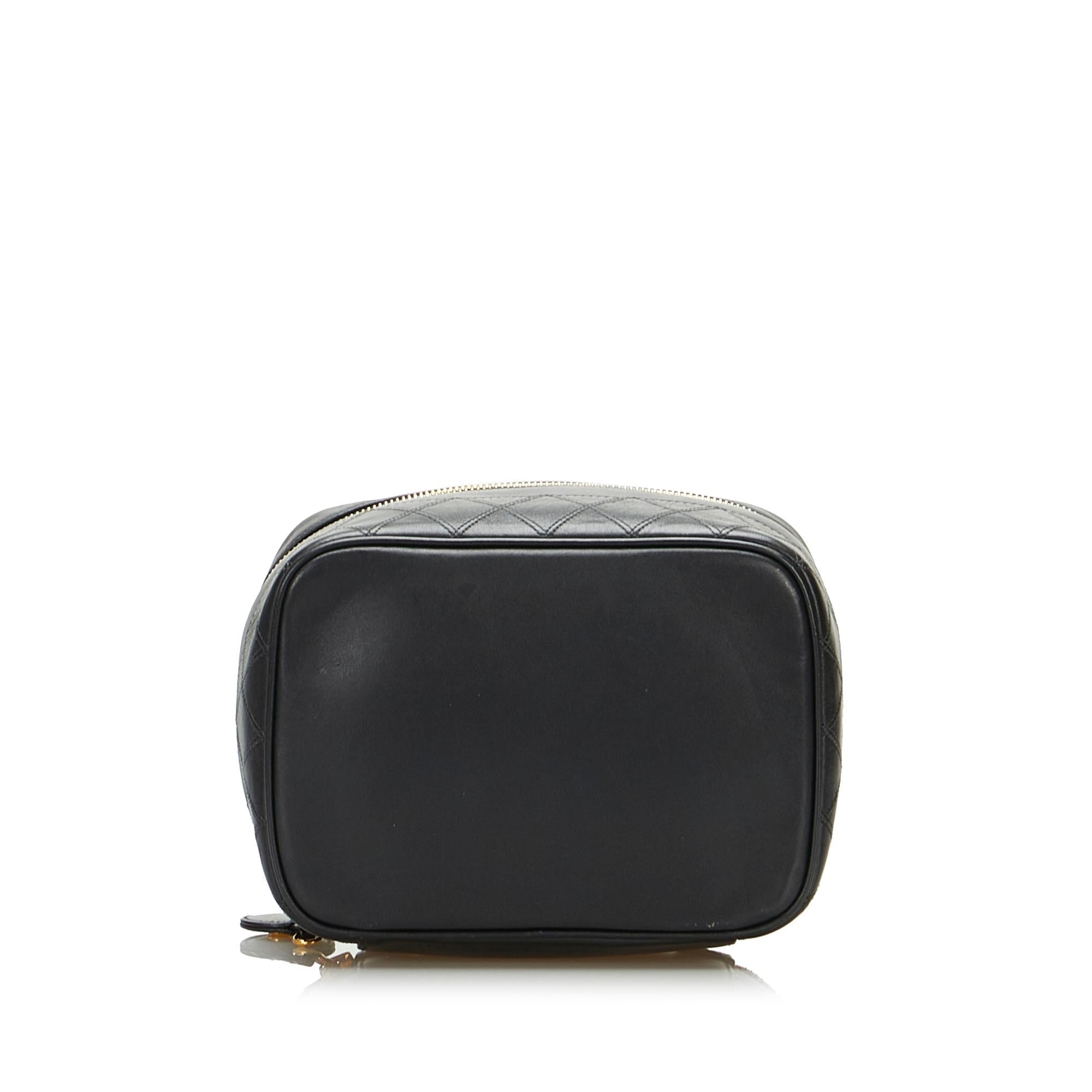 Chanel CC Vanity Bag (SHG-3u2dcg)