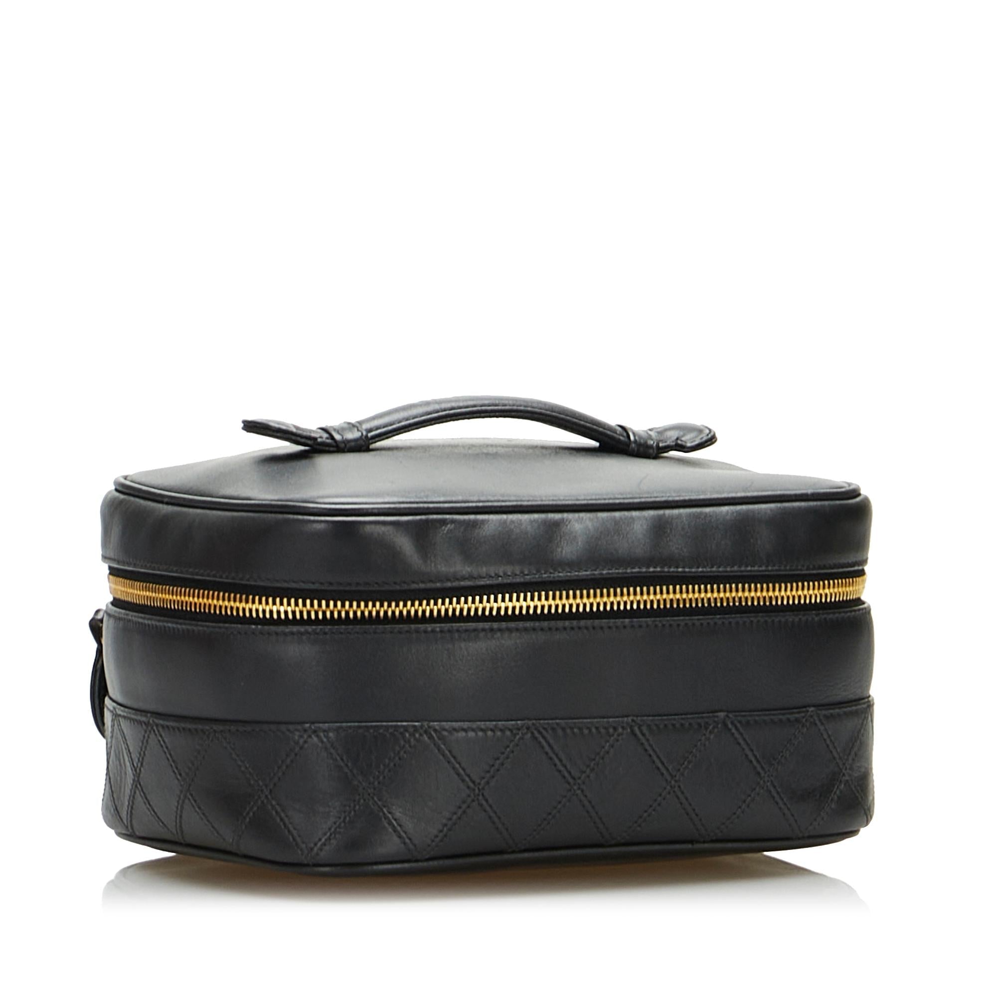 Chanel CC Vanity Bag (SHG-3u2dcg)