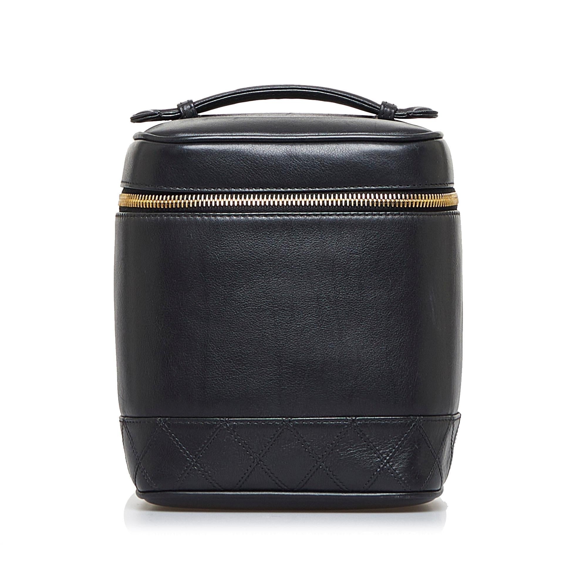 Chanel CC Vanity Bag (SHG-uMnXe2)