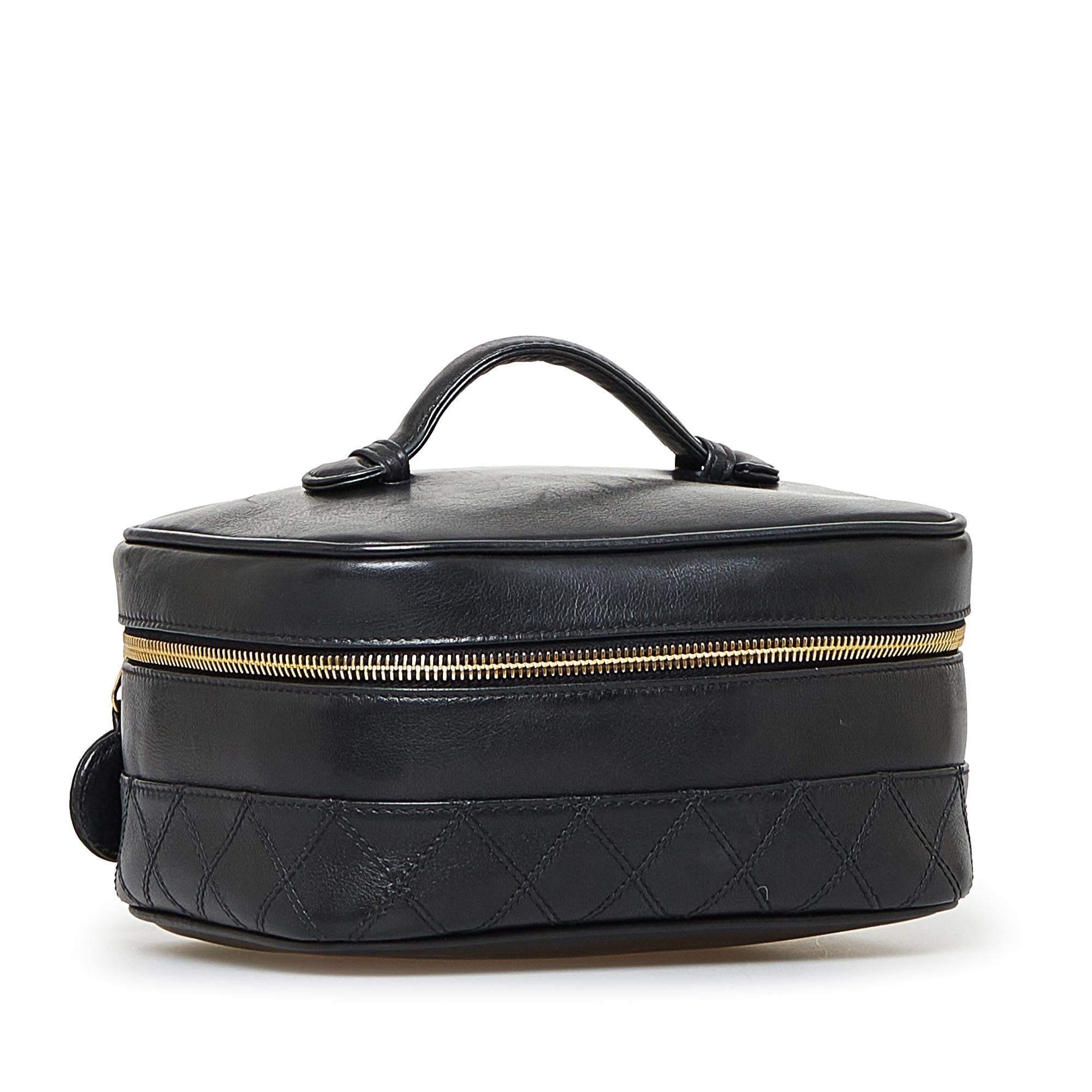 Chanel CC Vanity Bag (SHG-drzuCK)