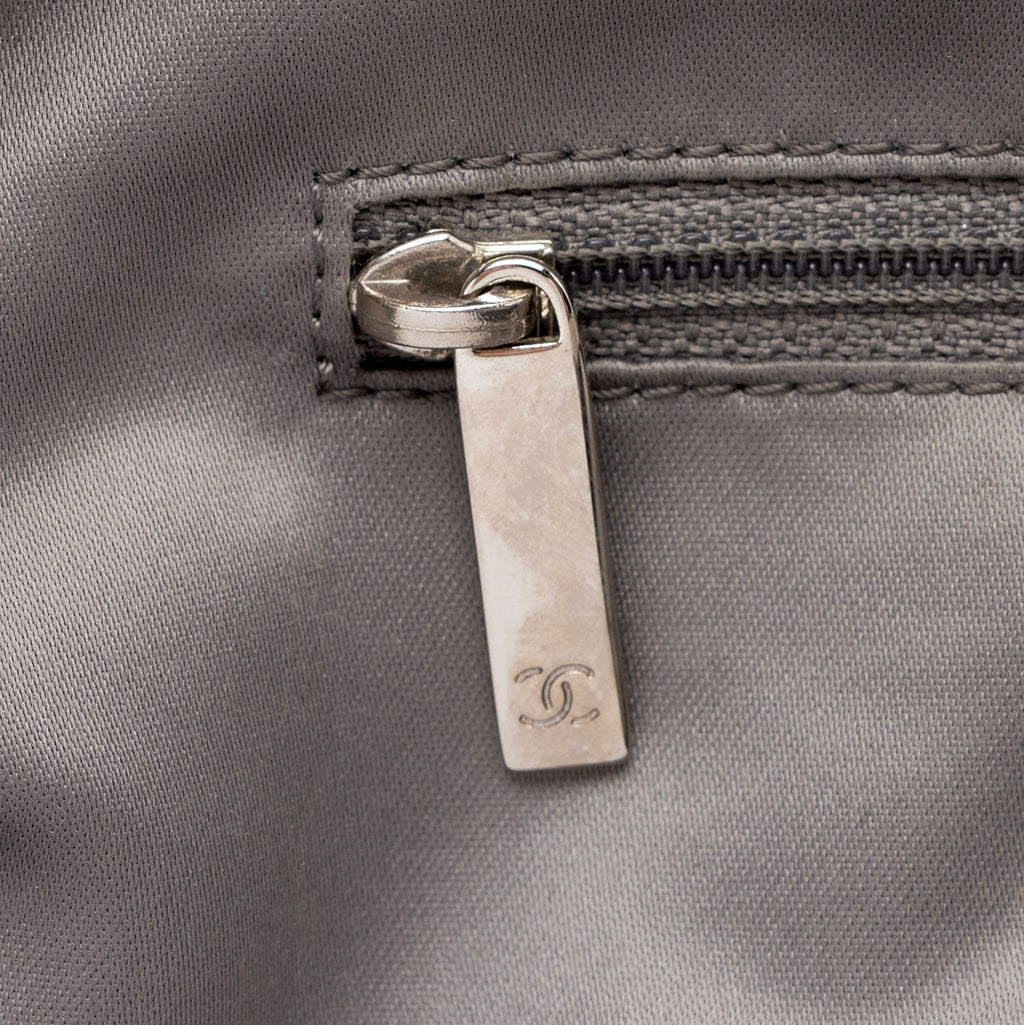 Chanel Calfskin Modern Chain CC Large Tote (SHF-ovDAqu)