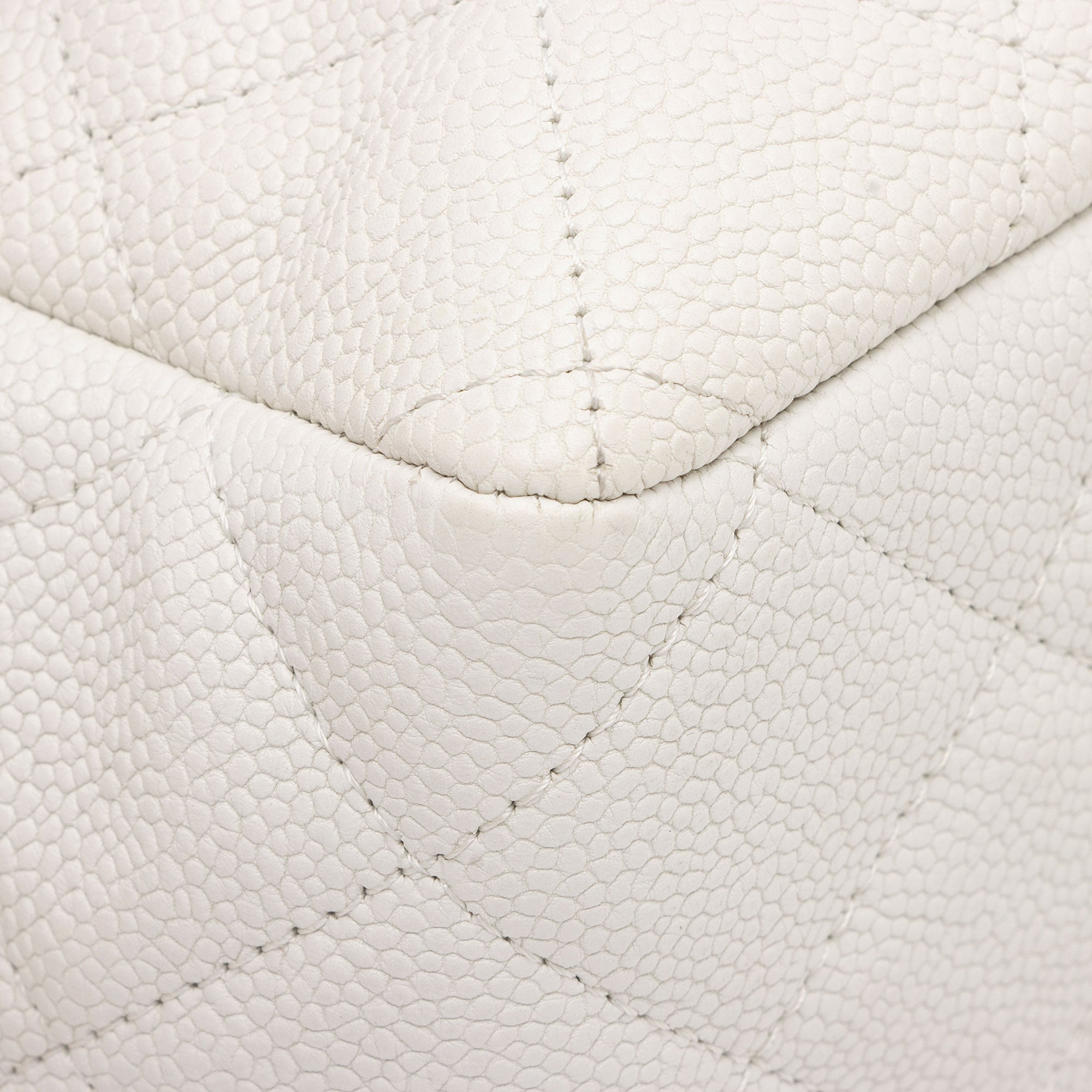Chanel Caviar Leather Bijoux Chain Jumbo Single Flap Bag (SHF-JXTEcx)