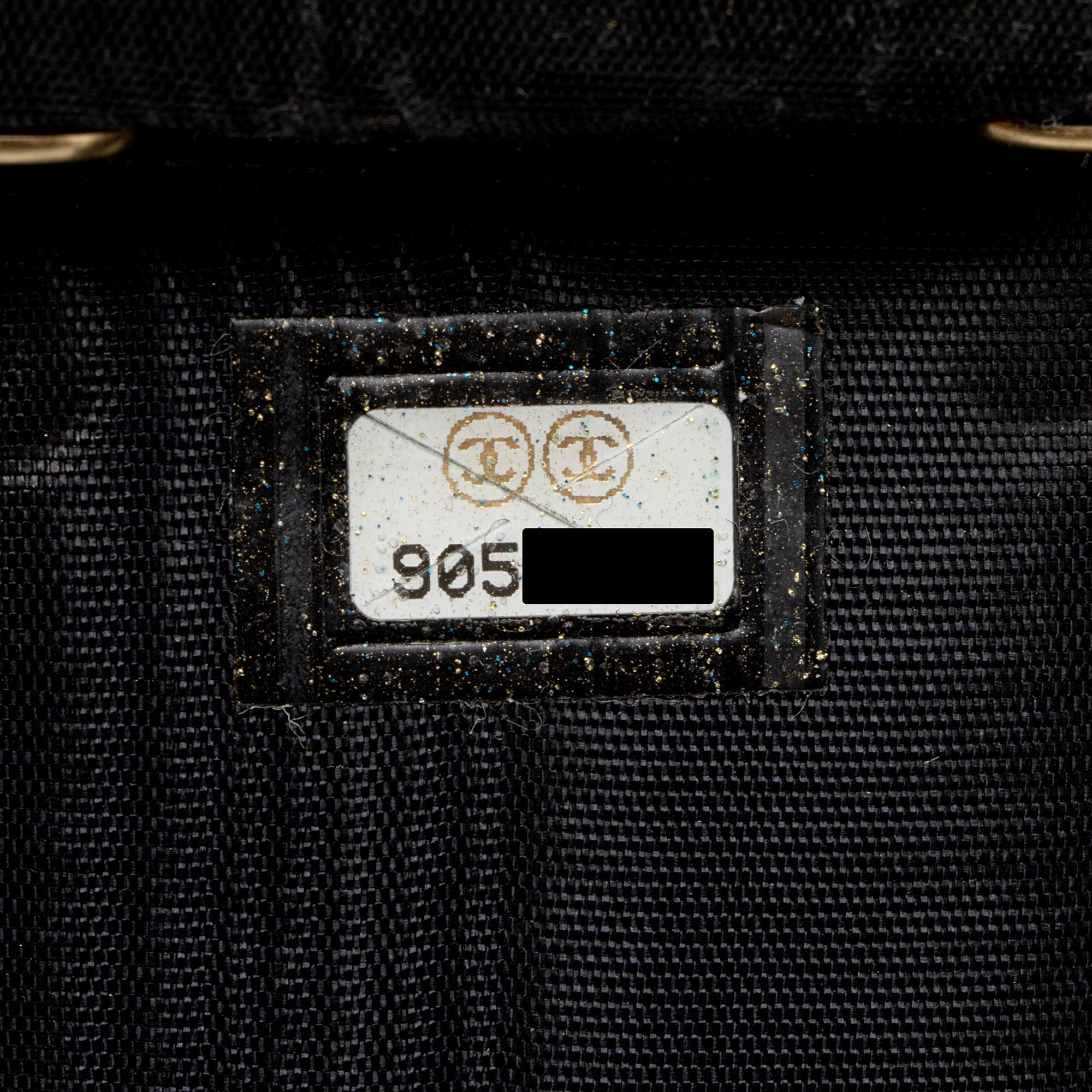 Chanel Caviar Leather Timeless CC 6 Key Holder (SHF-mNPvc8)