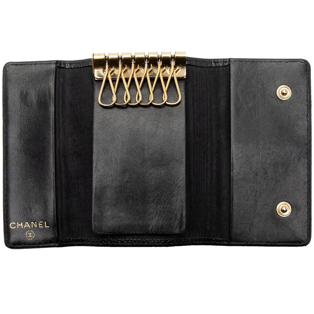Chanel Caviar Leather Timeless CC 6 Key Holder (SHF-mNPvc8)