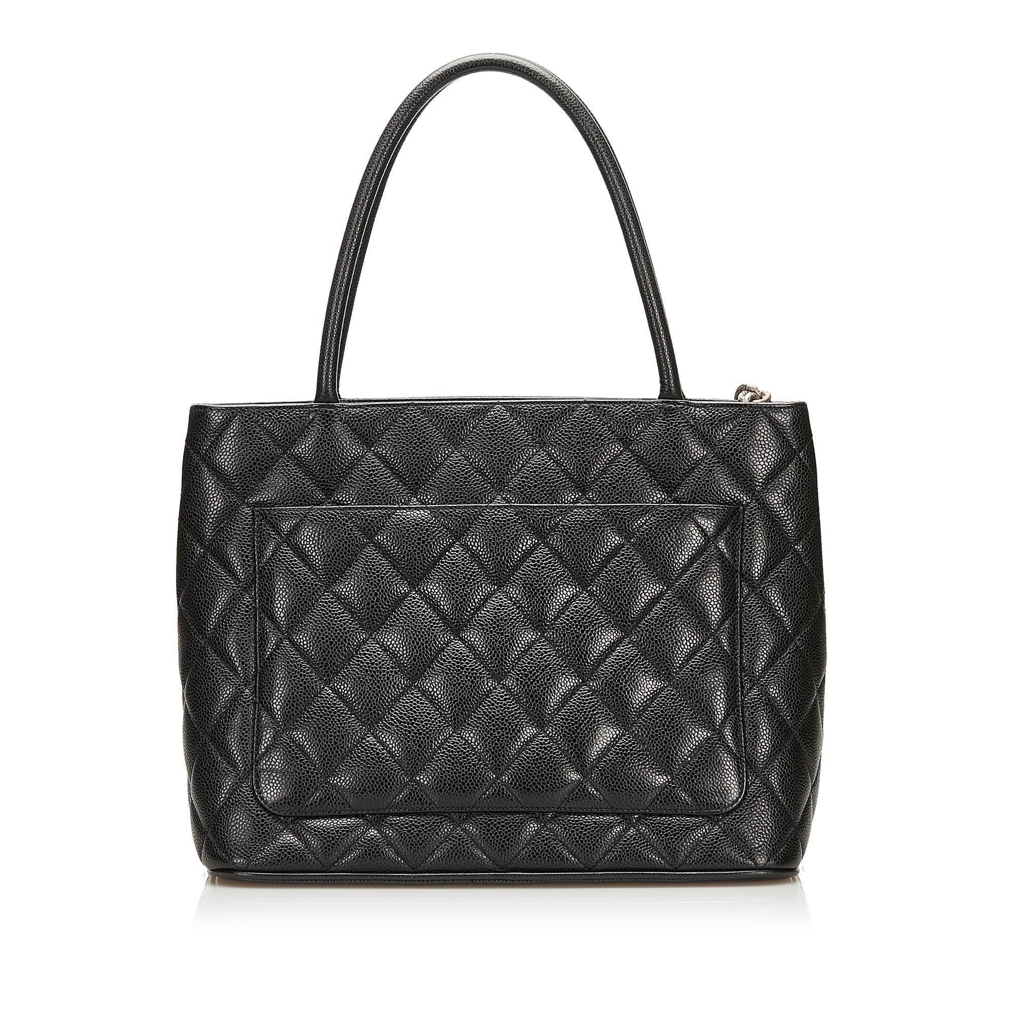 Chanel Caviar Medallion Tote (SHG-36026)