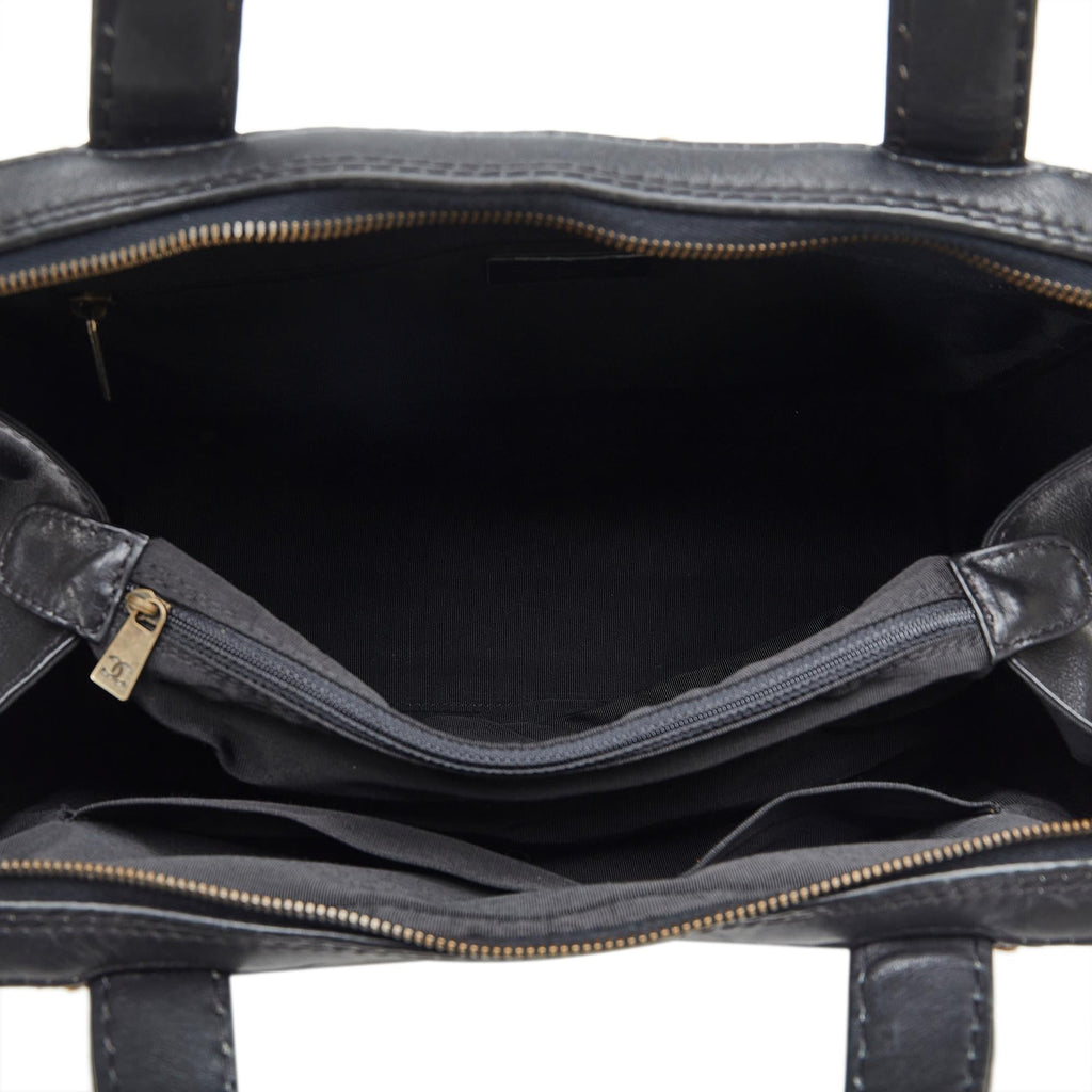 Chanel Cc Wild Stitch Handbag (SHG-fSzRiQ)
