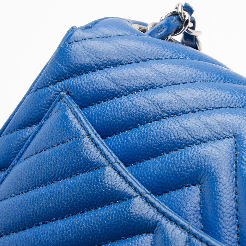 Chanel Chevron Caviar Leather Square Mini Flap Bag (SHF-OSPKli)