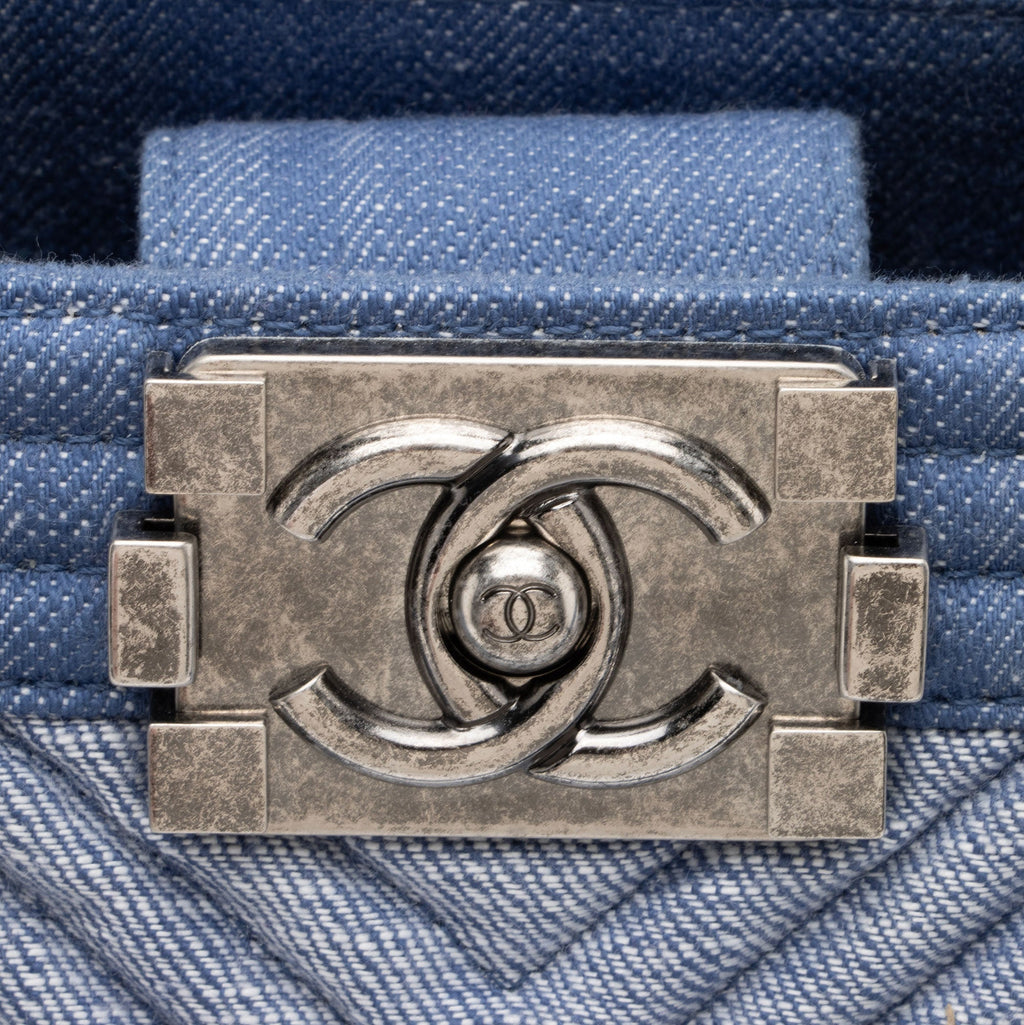 Chanel Chevron Denim Boy Tote (SHF-z2AHH6)