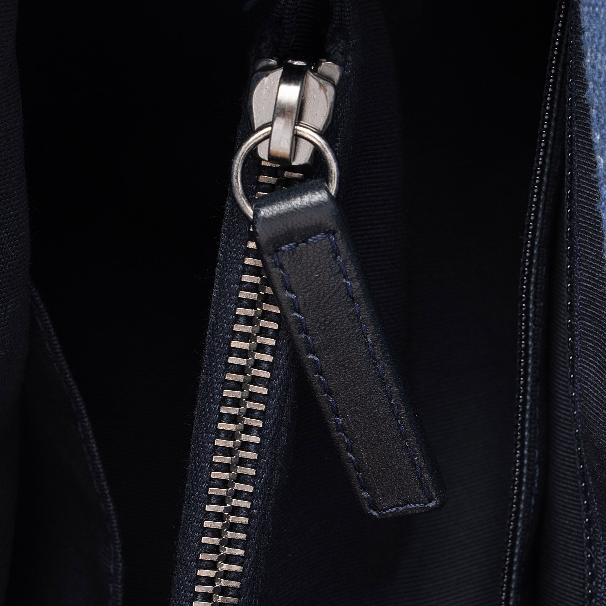 Chanel Chevron Denim Boy Tote (SHF-z2AHH6)