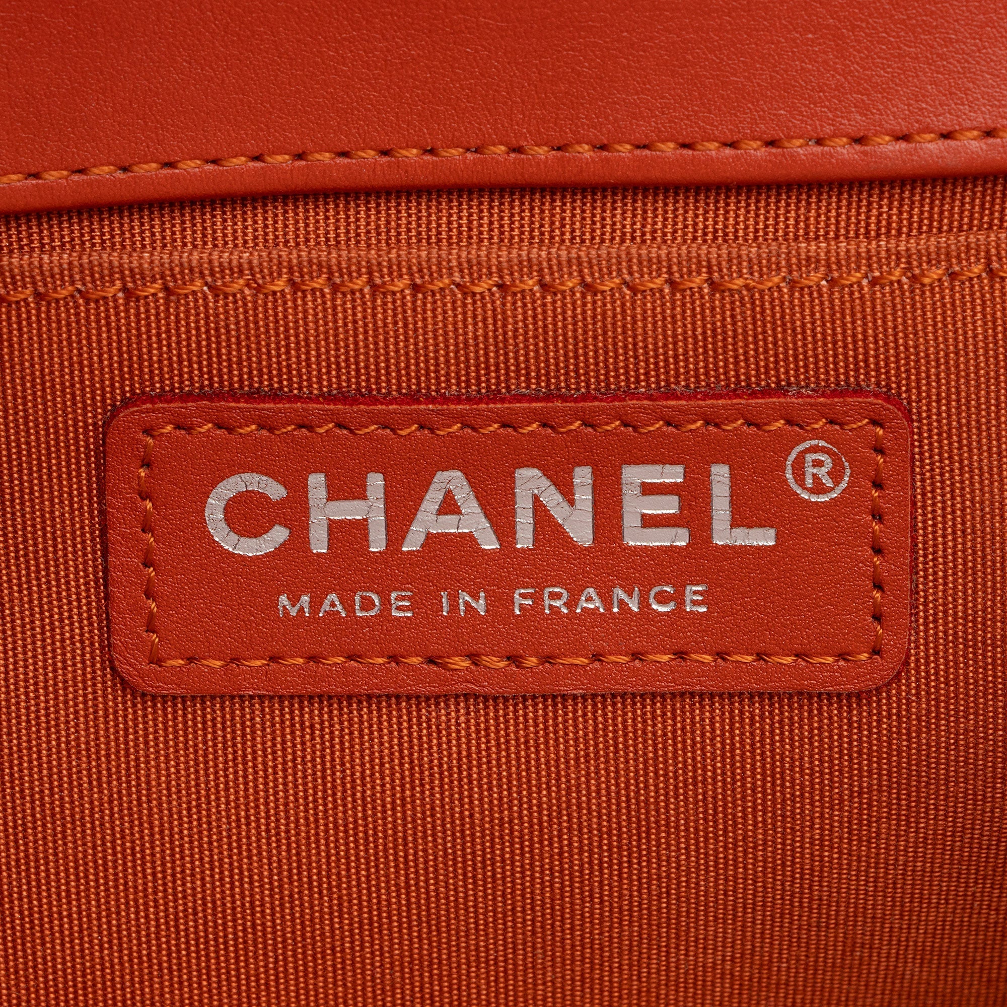 Chanel Chevron Lambskin Old Medium Boy Bag (SHF-ve5YS5)