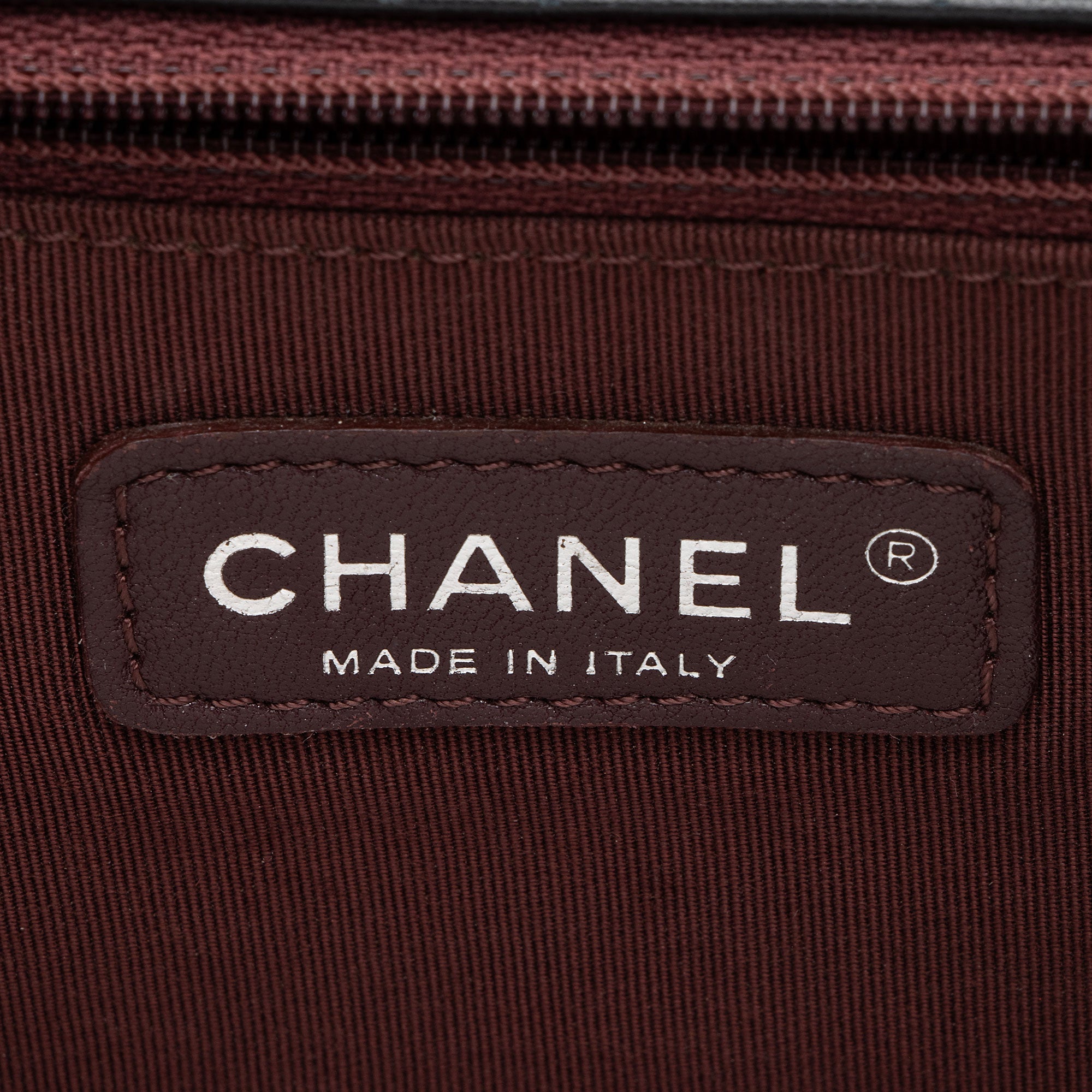 Chanel Chevron Wrinkled Lambskin New Medium Boy Bag (SHF-rjzaUj)