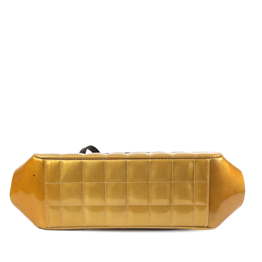 Chanel Chocolate Bar Patent Shoulder Bag (SHG-Fp3vtQ)
