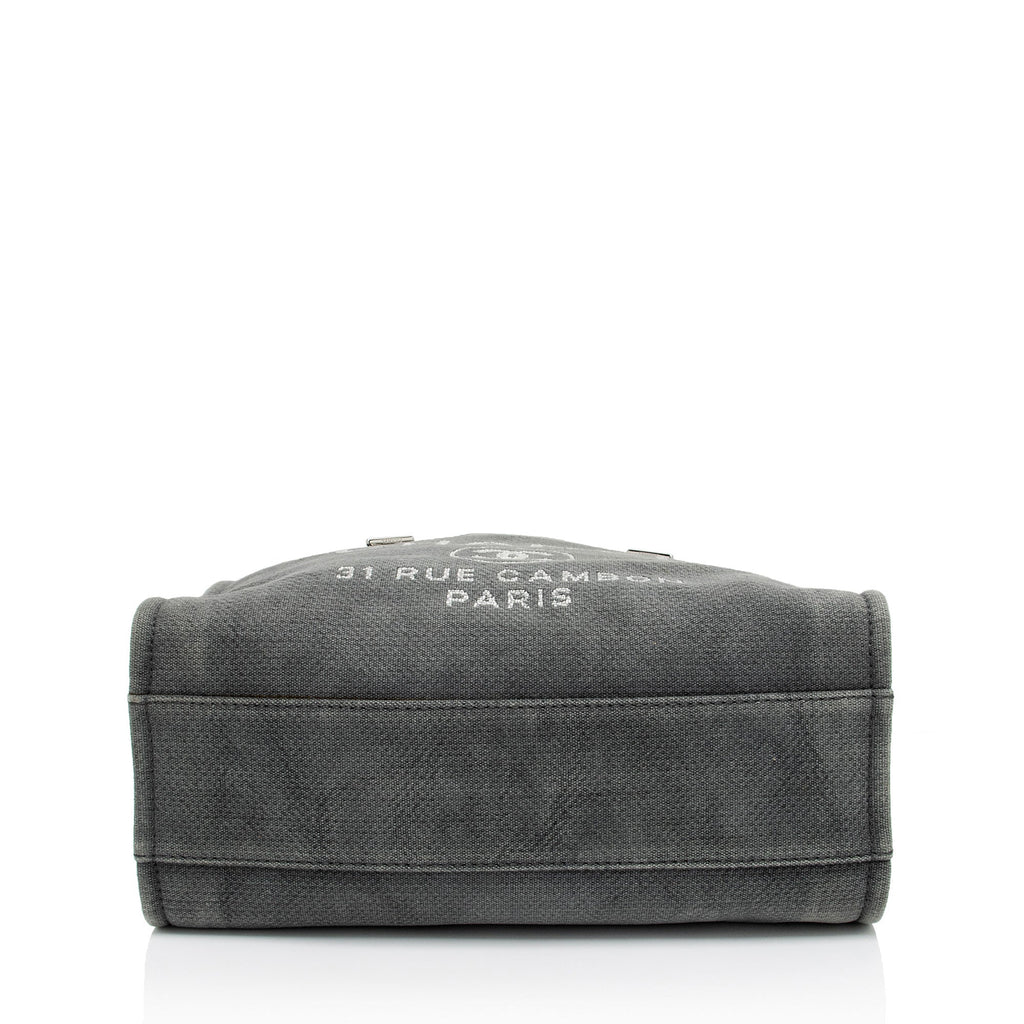 Chanel Denim Deauville Small Tote (SHF-TNnz1R)