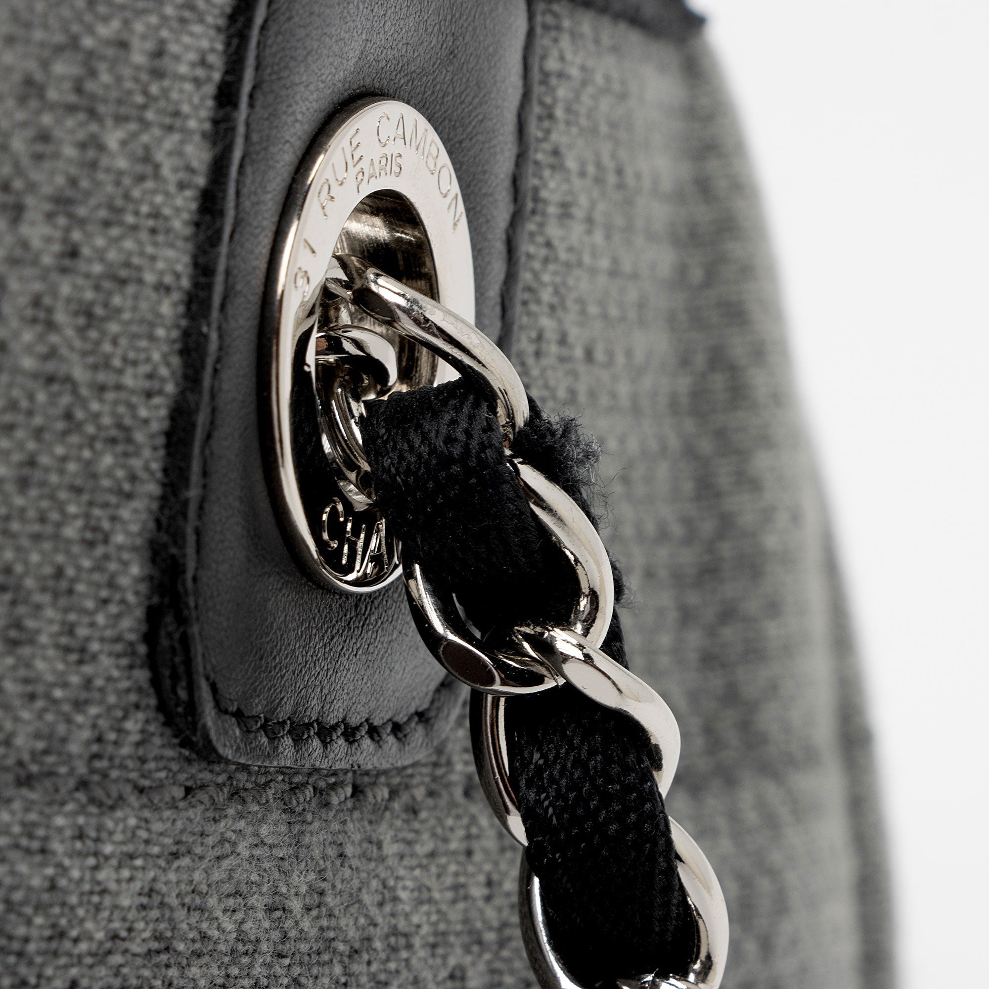 Chanel Denim Deauville Small Tote (SHF-TNnz1R)