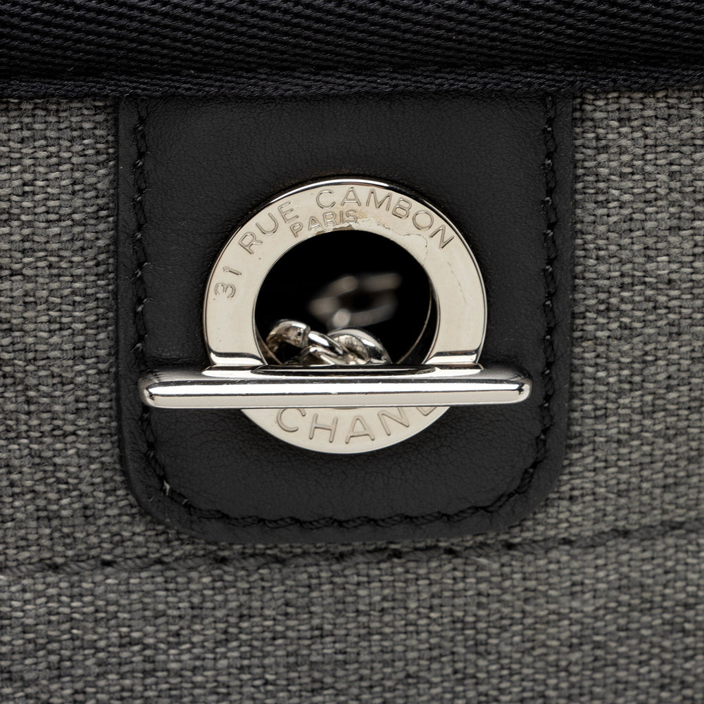 Chanel Denim Deauville Small Tote (SHF-TNnz1R)