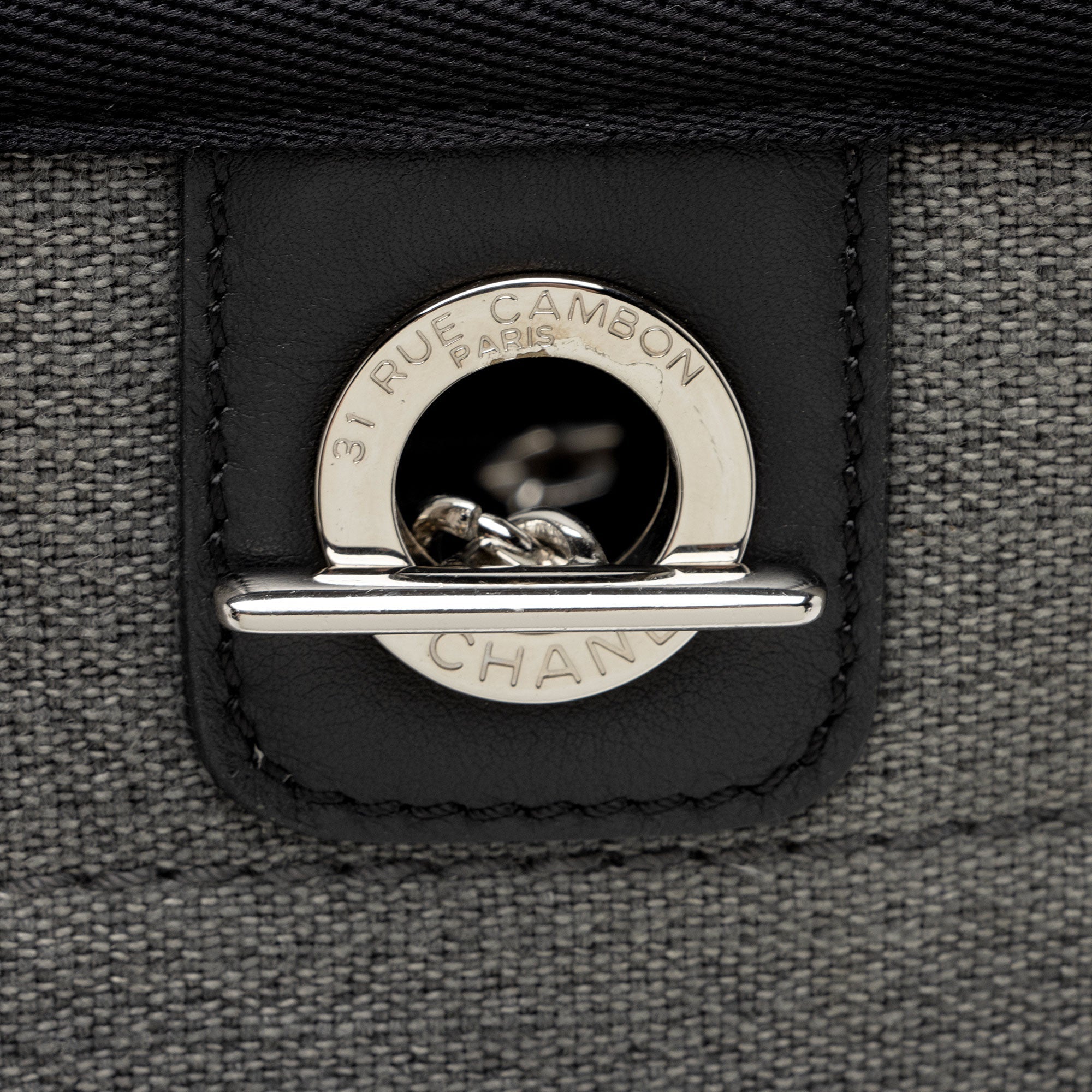 Chanel Denim Deauville Small Tote (SHF-TNnz1R)