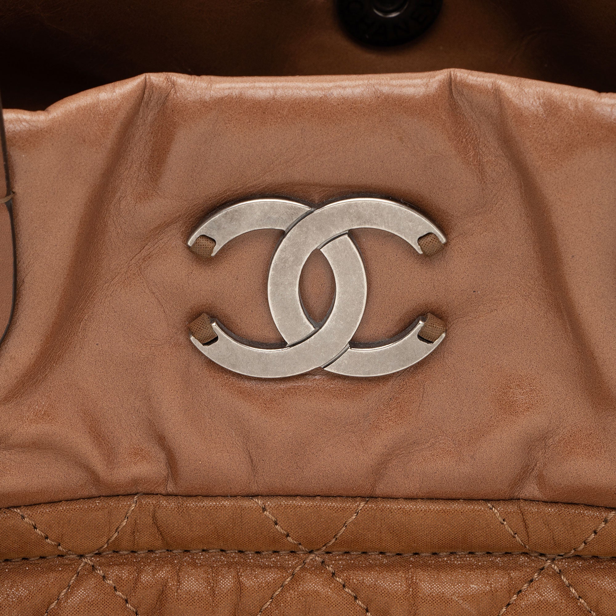 Chanel Iridescent Calfskin In the Mix Bowler Small Tote (SHF-otOqlH)