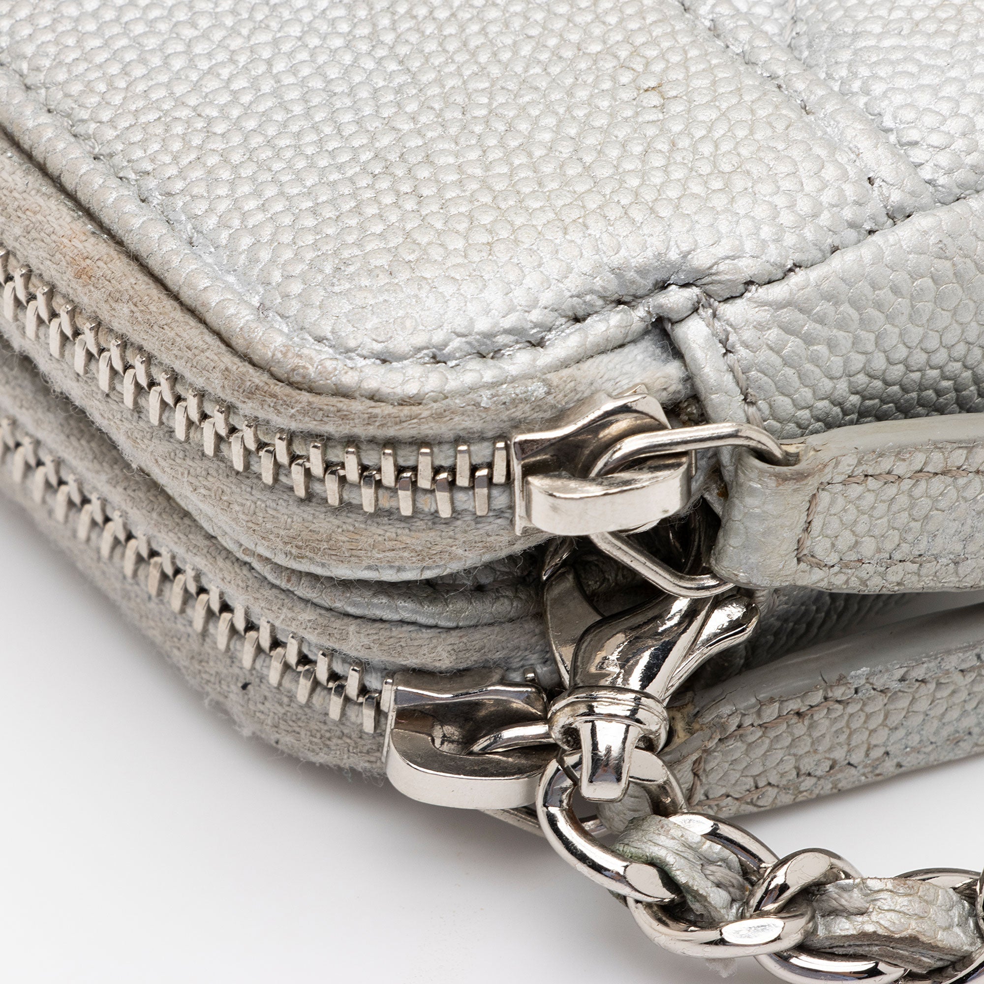 Chanel Iridescent Caviar Leather Vintage Mademoiselle Clutch with Chain (SHF-fdlQlw)