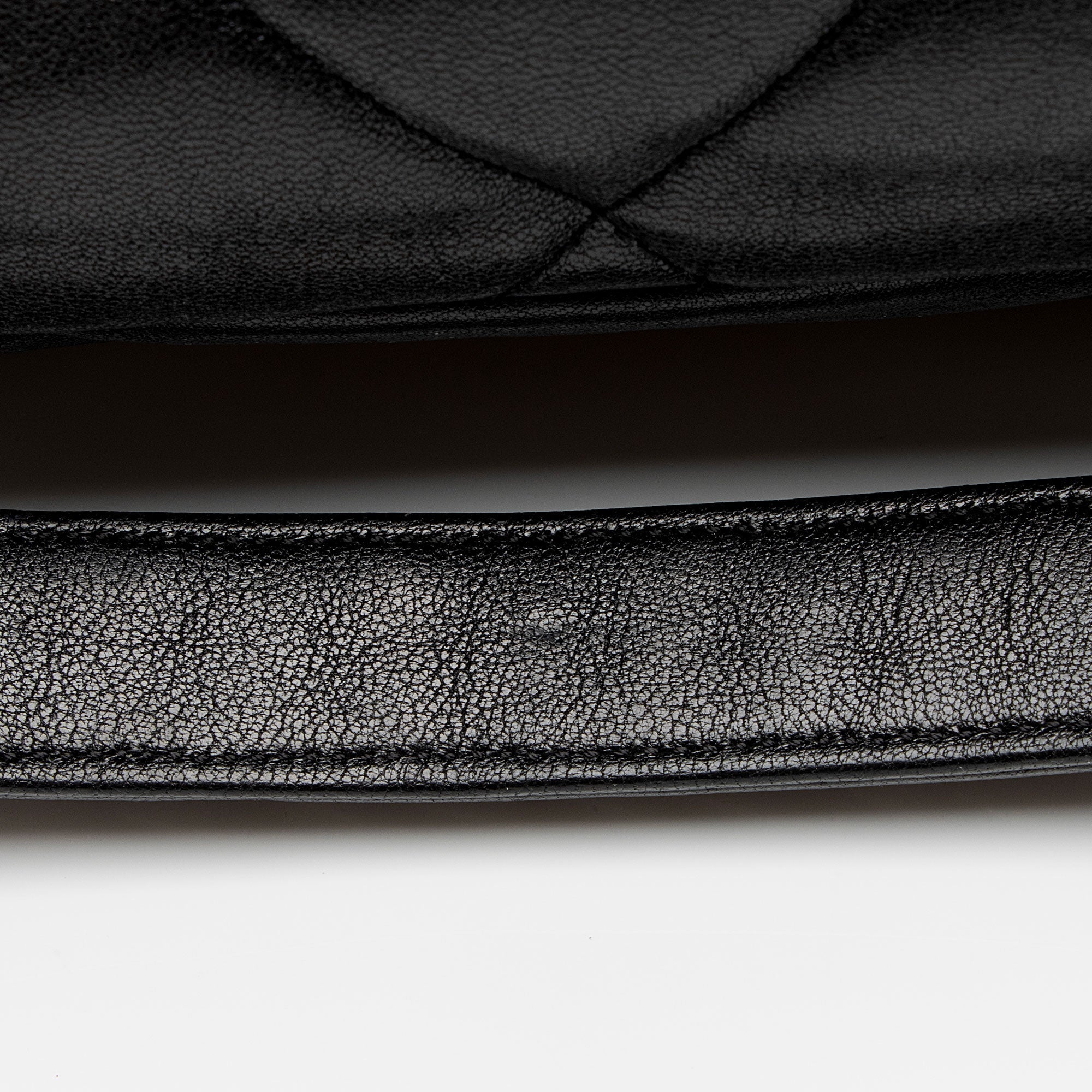Chanel Lambskin 19 Maxi Flap Shoulder Bag (SHF-uWRj8f)