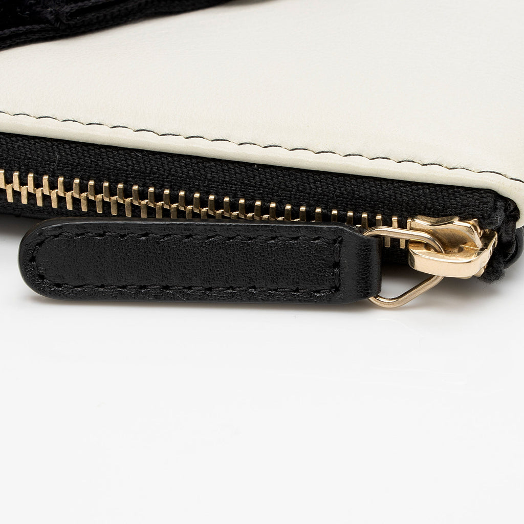 Chanel Lambskin Camellia Medium O-Case (SHF-mX1U89)