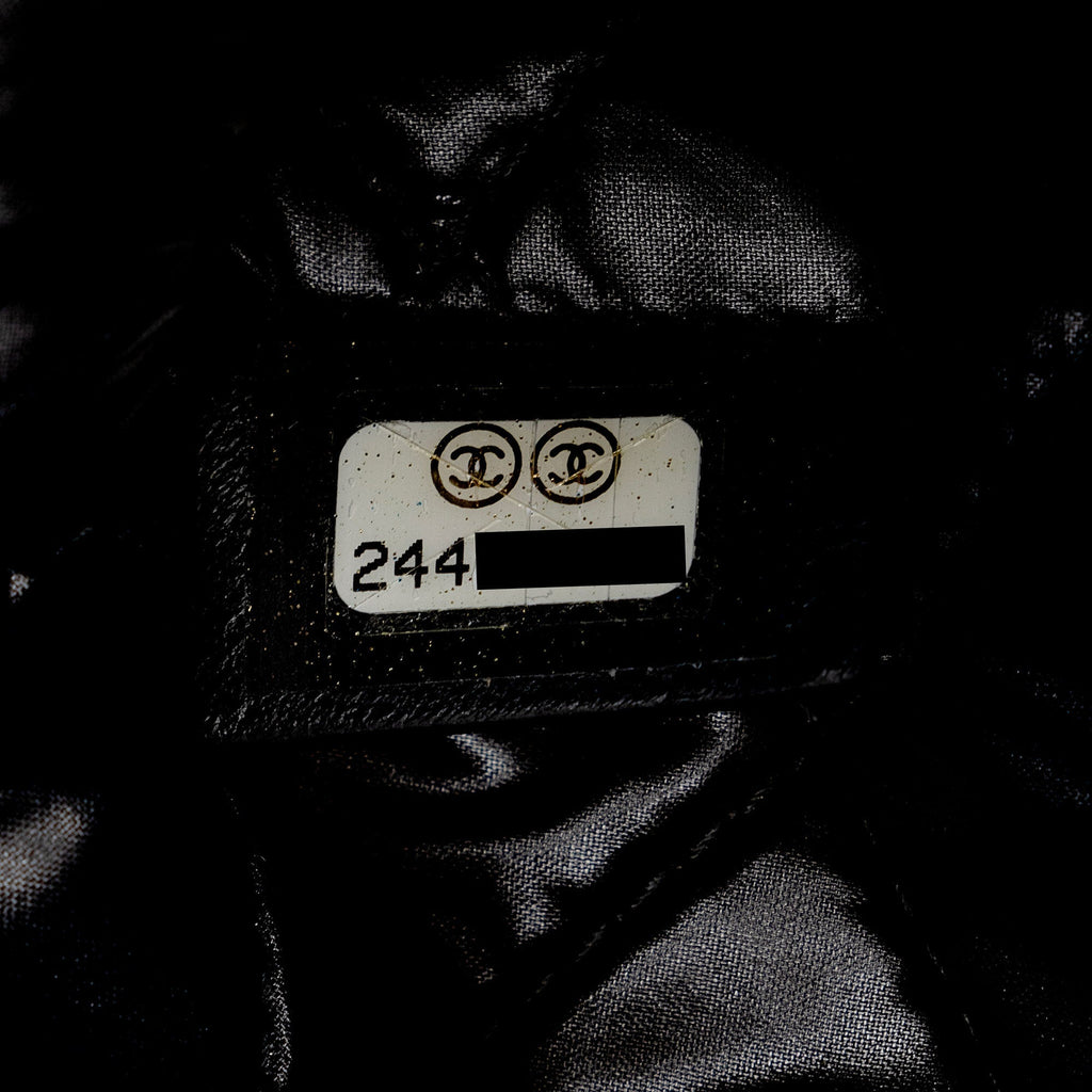 Chanel Lambskin Camellia Medium O-Case (SHF-mX1U89)