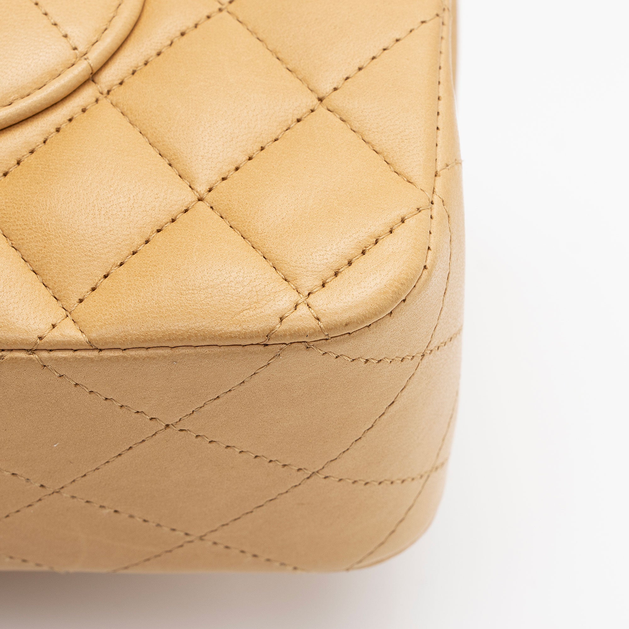 Chanel Lambskin Classic Medium Double Flap Bag (SHF-PLkziN)