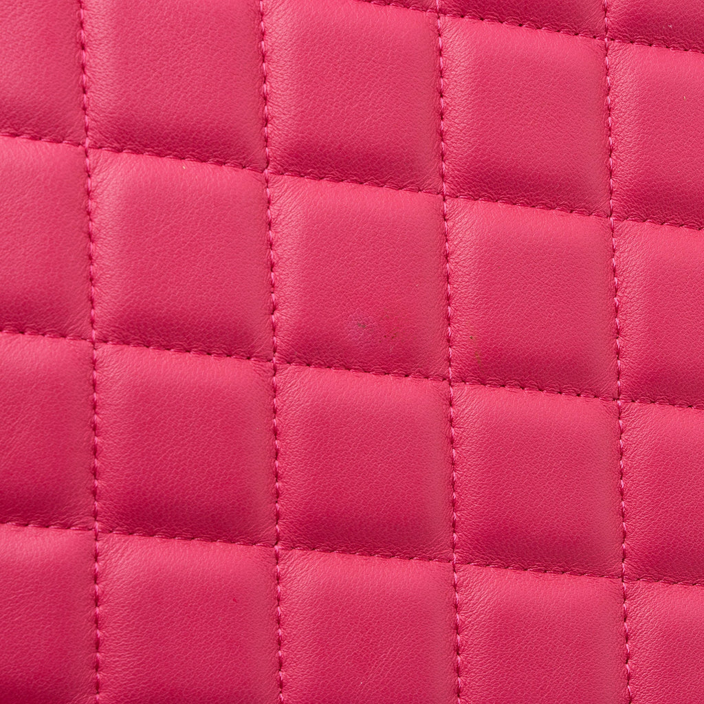 Chanel Lambskin Medium O-Case (SHF-RsJ4rh)