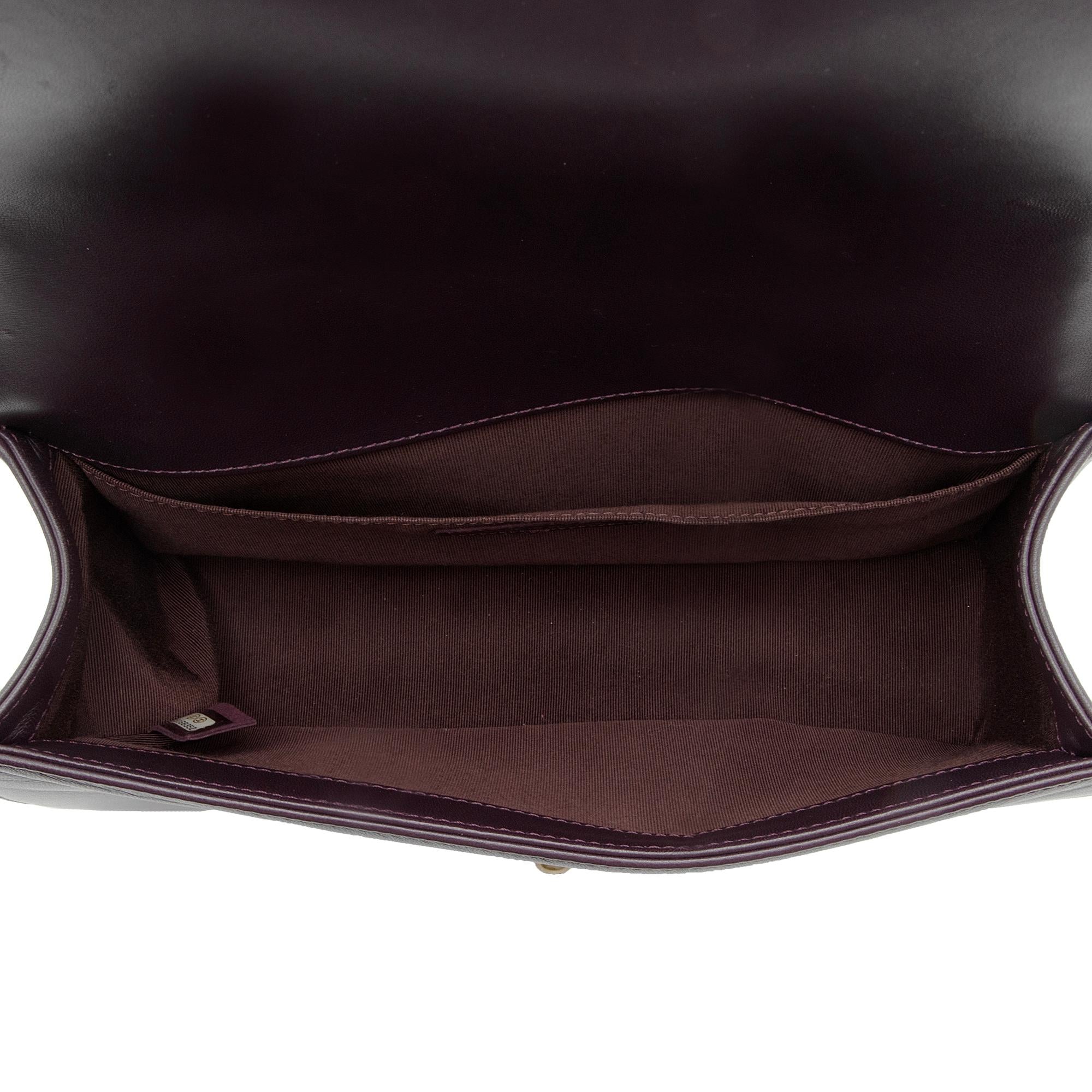 Chanel Lambskin Old Medium Boy Bag (SHF-oGvtdy)