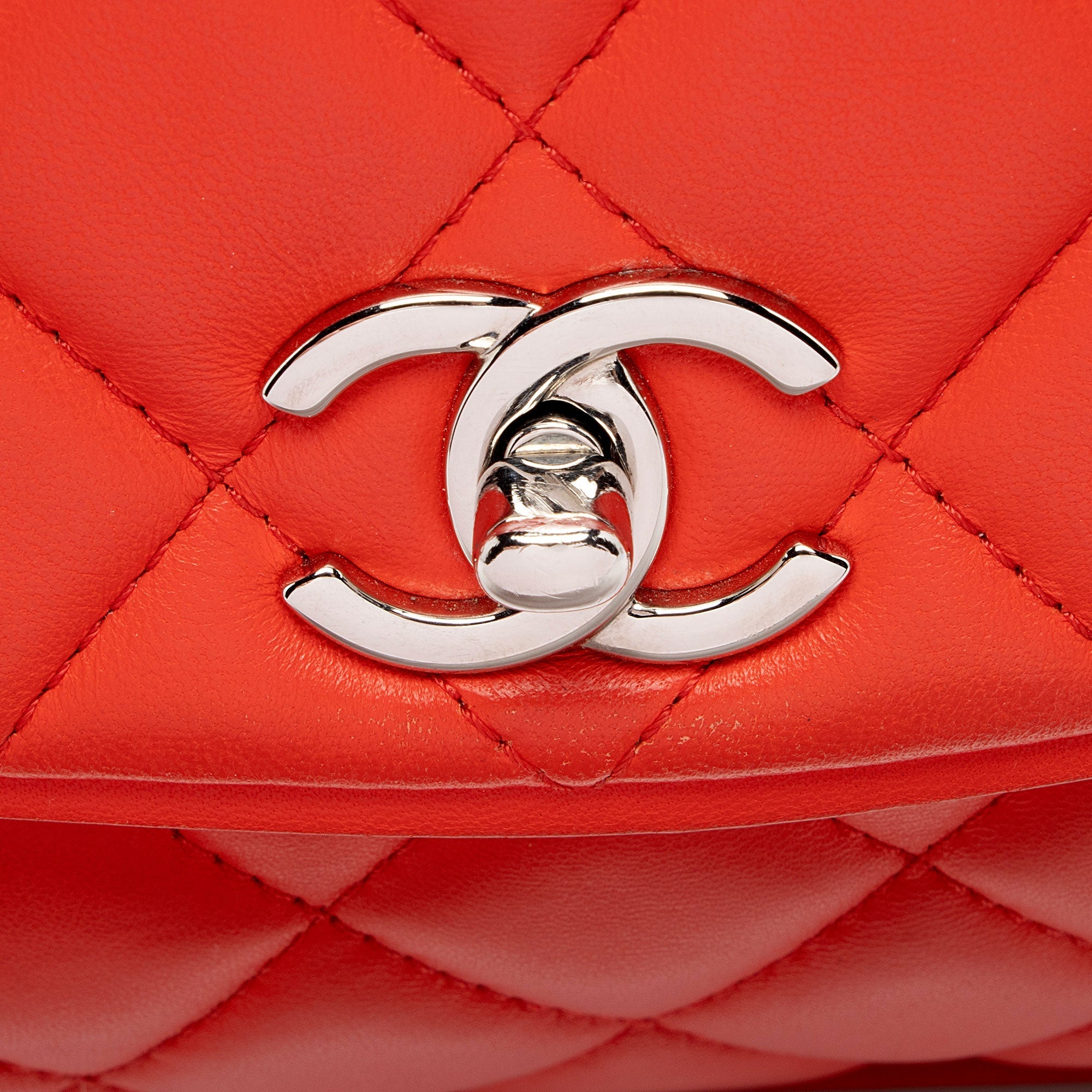 Chanel Lambskin Pagode Piping Flap Shoulder Bag (SHF-Cco5SB)