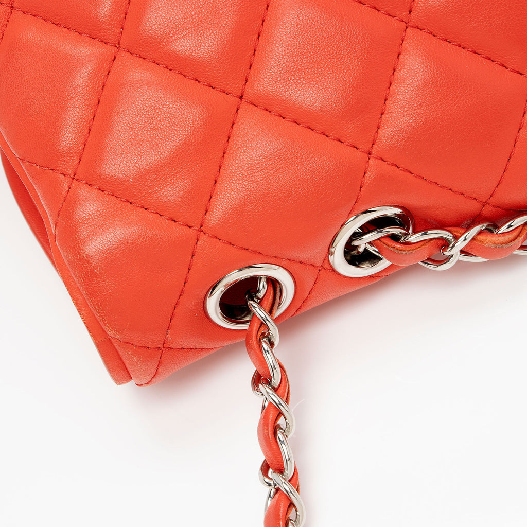 Chanel Lambskin Pagode Piping Flap Shoulder Bag (SHF-Cco5SB)