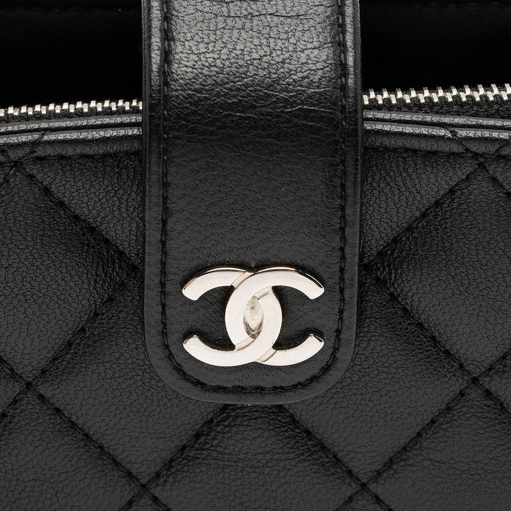 Chanel Lambskin Valentine Charms Mini Phone Holder Crossbody Bag (SHF-LaTesi)