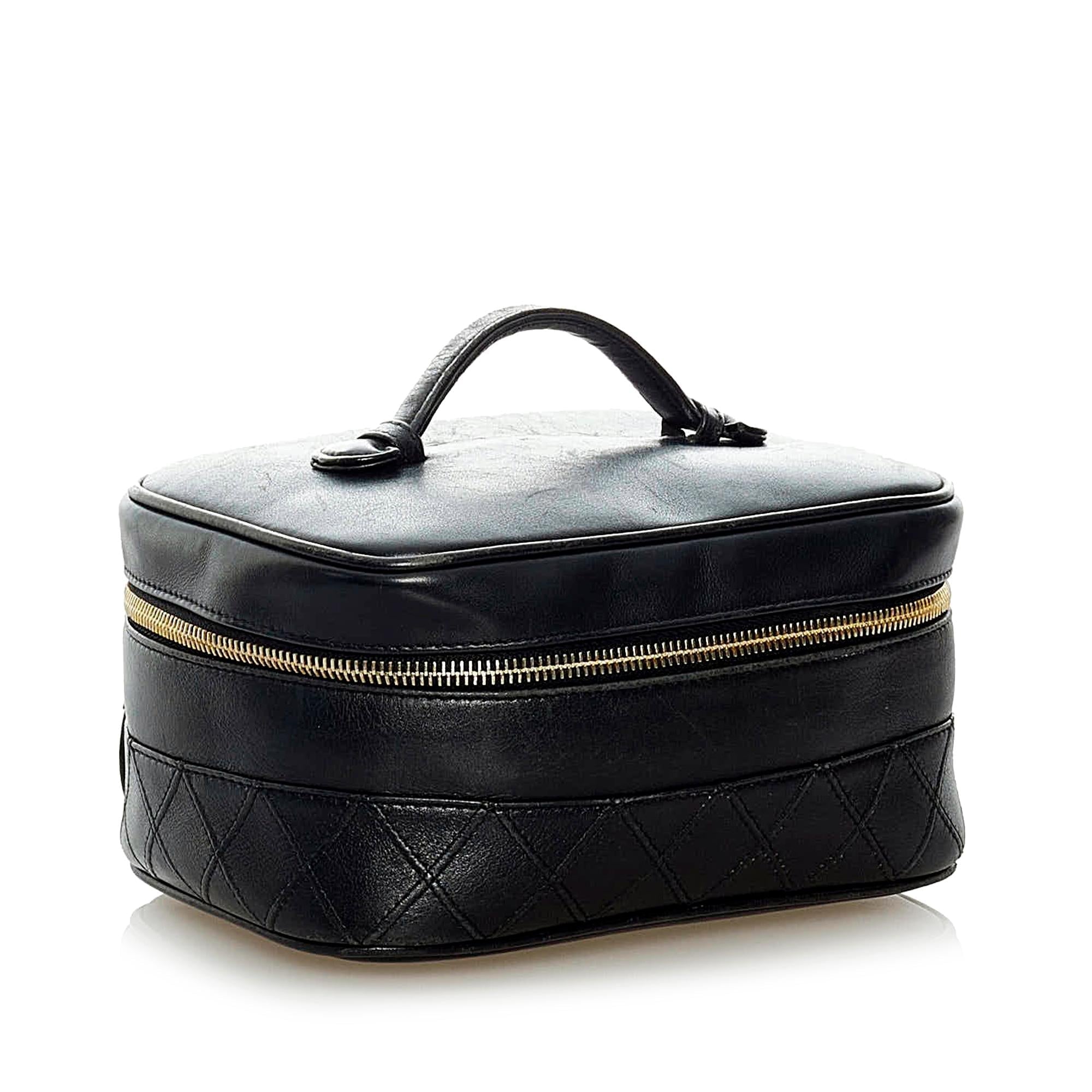 Chanel Matelasse Lambskin Leather Vanity Bag (SHG-32648)