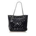 Chanel Matelasse Patent Leather Tote Bag (SHG-r9UFCD)