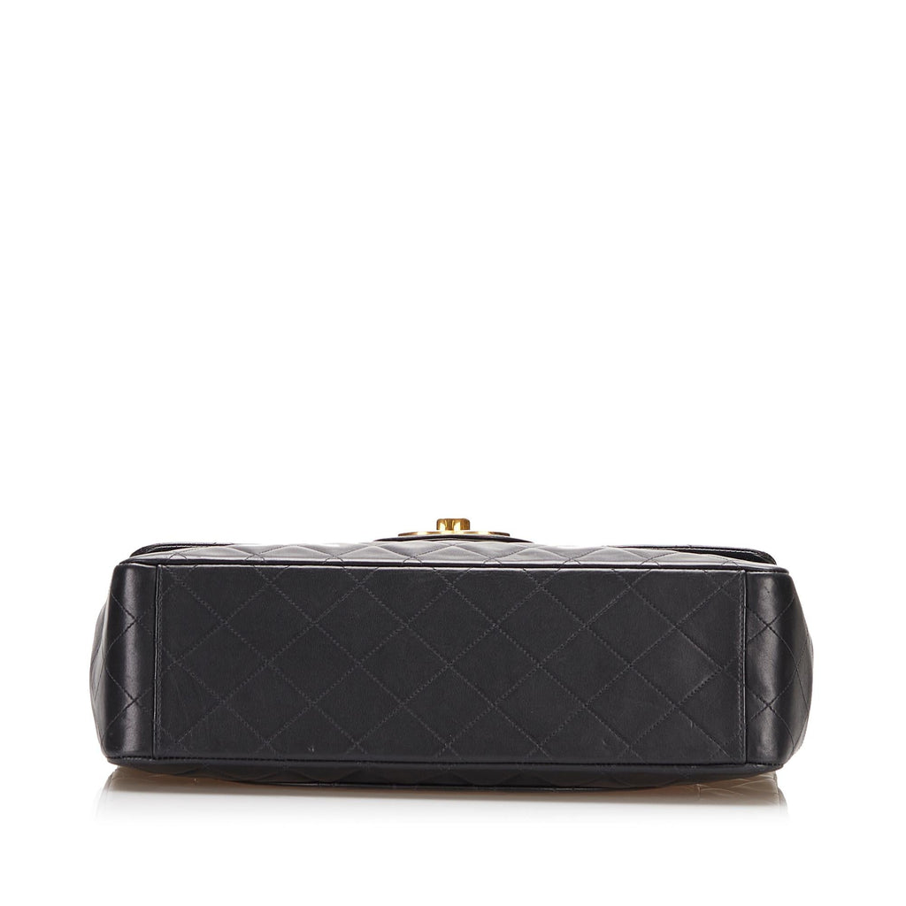 Chanel Maxi Classic Lambskin Single Flap (SHG-bKU9pk)
