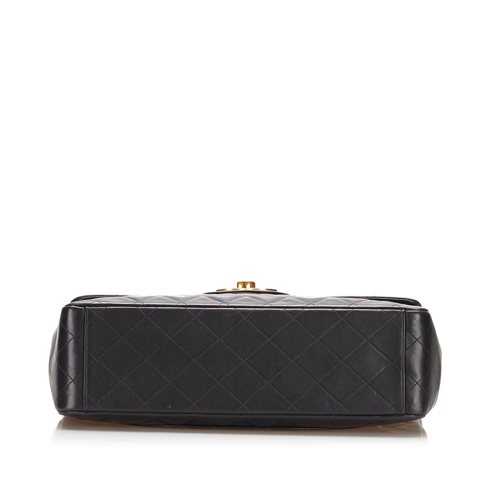Chanel Maxi Classic Lambskin Single Flap (SHG-bKU9pk)