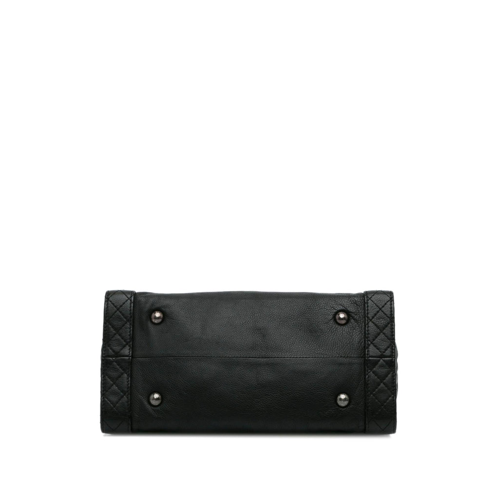 Chanel Medium Calfskin Boy Reverso Shopping Tote (SHG-odyl7T)