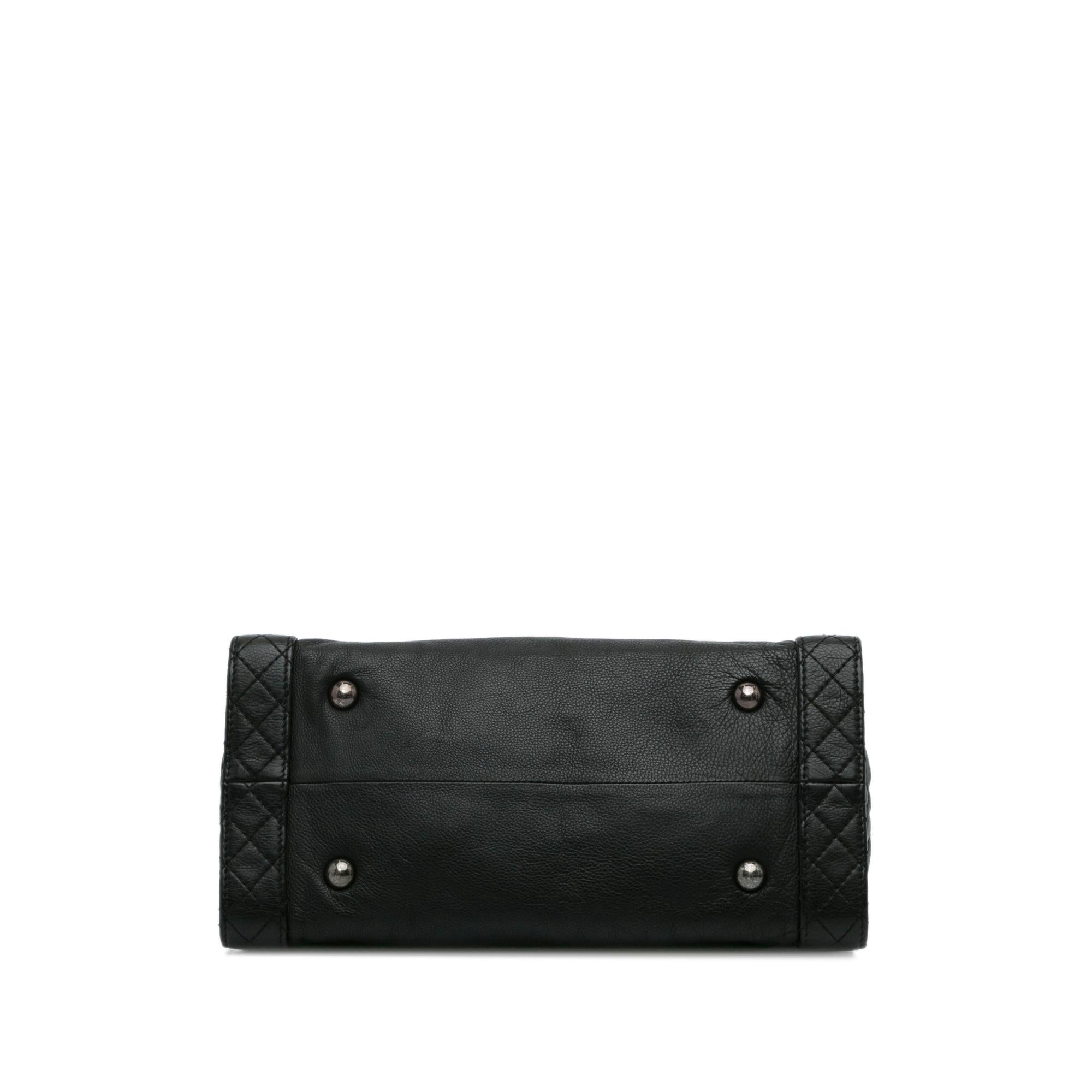 Chanel Medium Calfskin Boy Reverso Shopping Tote (SHG-odyl7T)