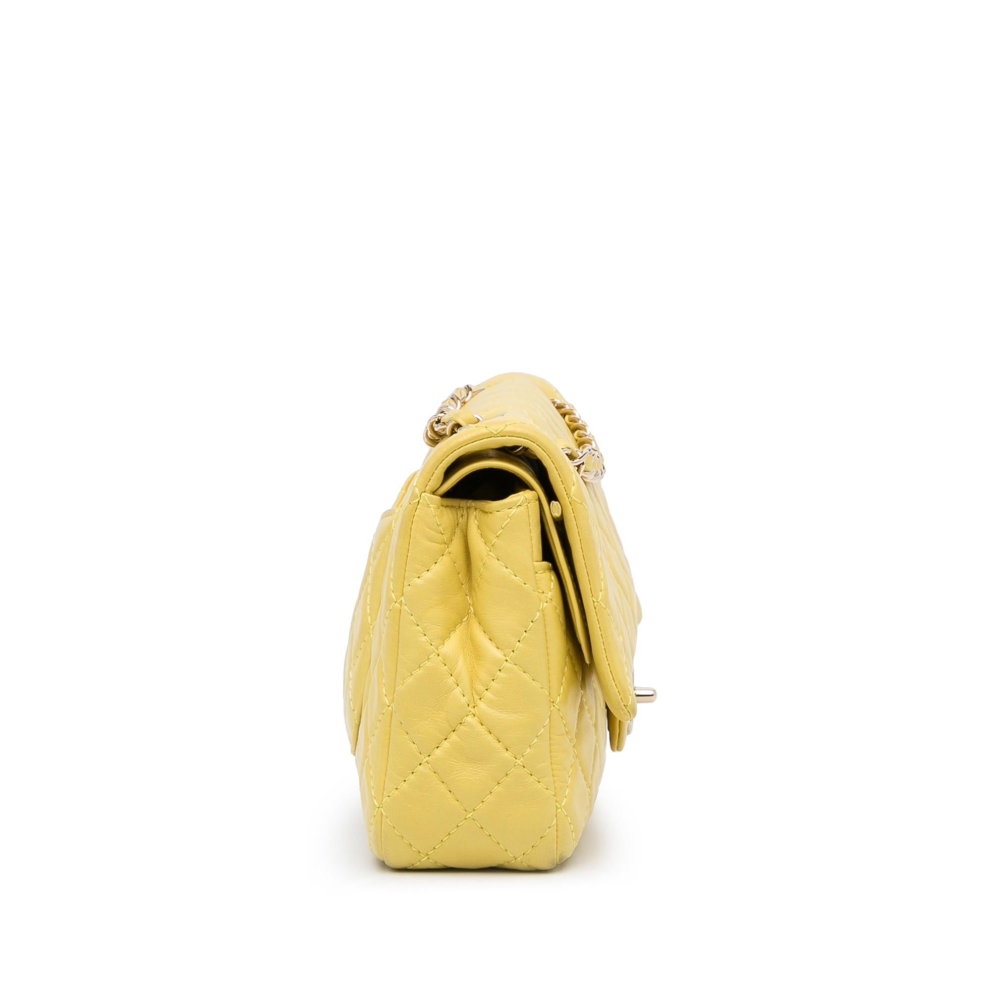 Chanel Medium Classic Double Stitch Calfskin Double Flap (SHG-Y92L3n)