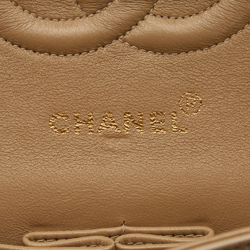 Chanel Medium Classic Lambskin Double Flap (SHG-YJk0lm)
