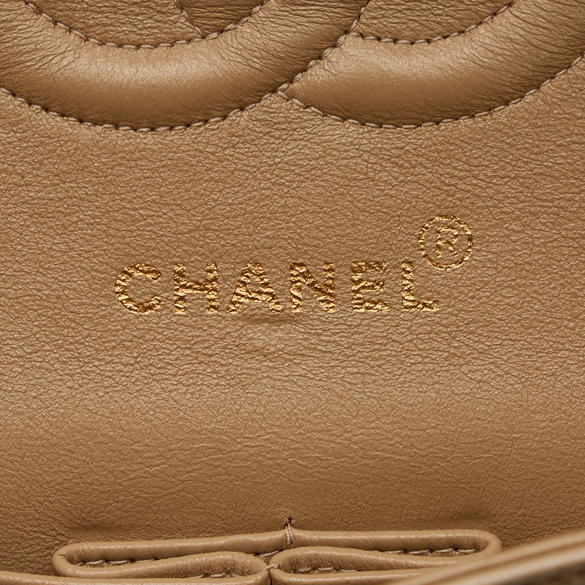 Chanel Medium Classic Lambskin Double Flap (SHG-YJk0lm)
