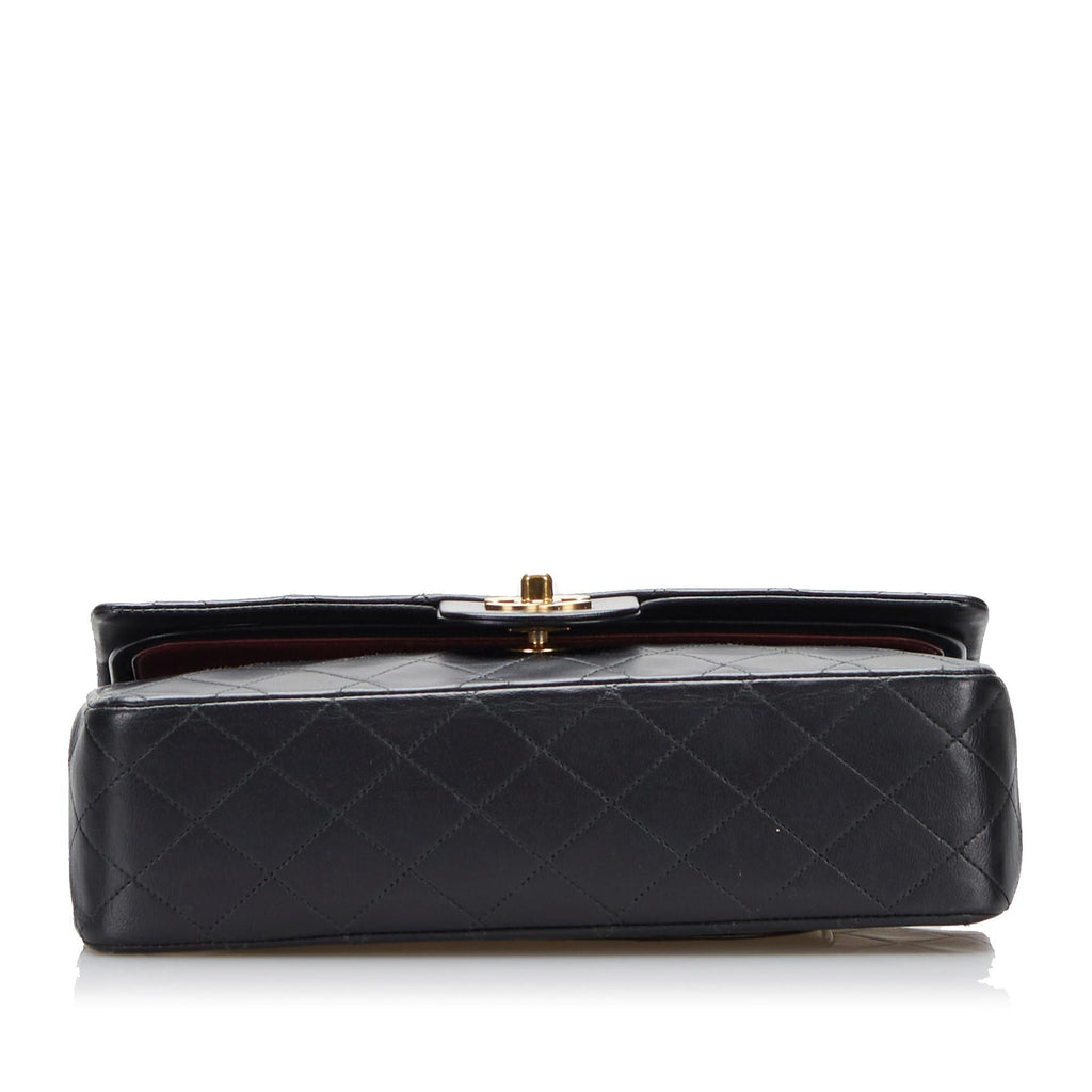 Chanel Medium Classic Lambskin Double Flap (SHG-IvJ7at)