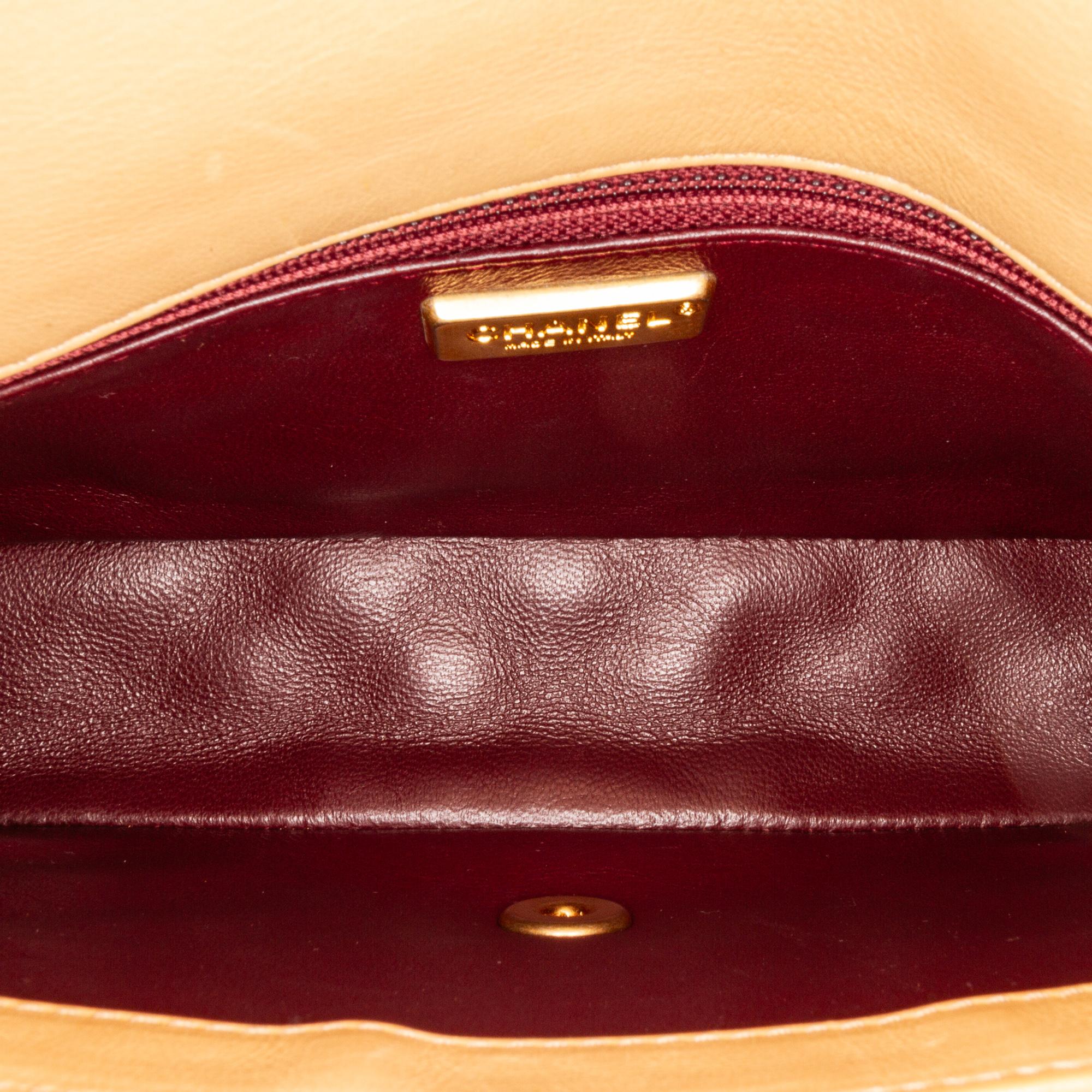 Chanel Medium Classic Lambskin Metal Edge Shoulder Bag (SHG-0qisTN)