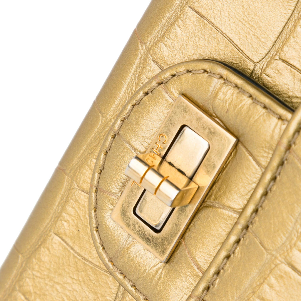 Chanel Medium Croc Embossed Lambskin 2.55 Reissue Double Flap Bag (SHG-JzyULz)