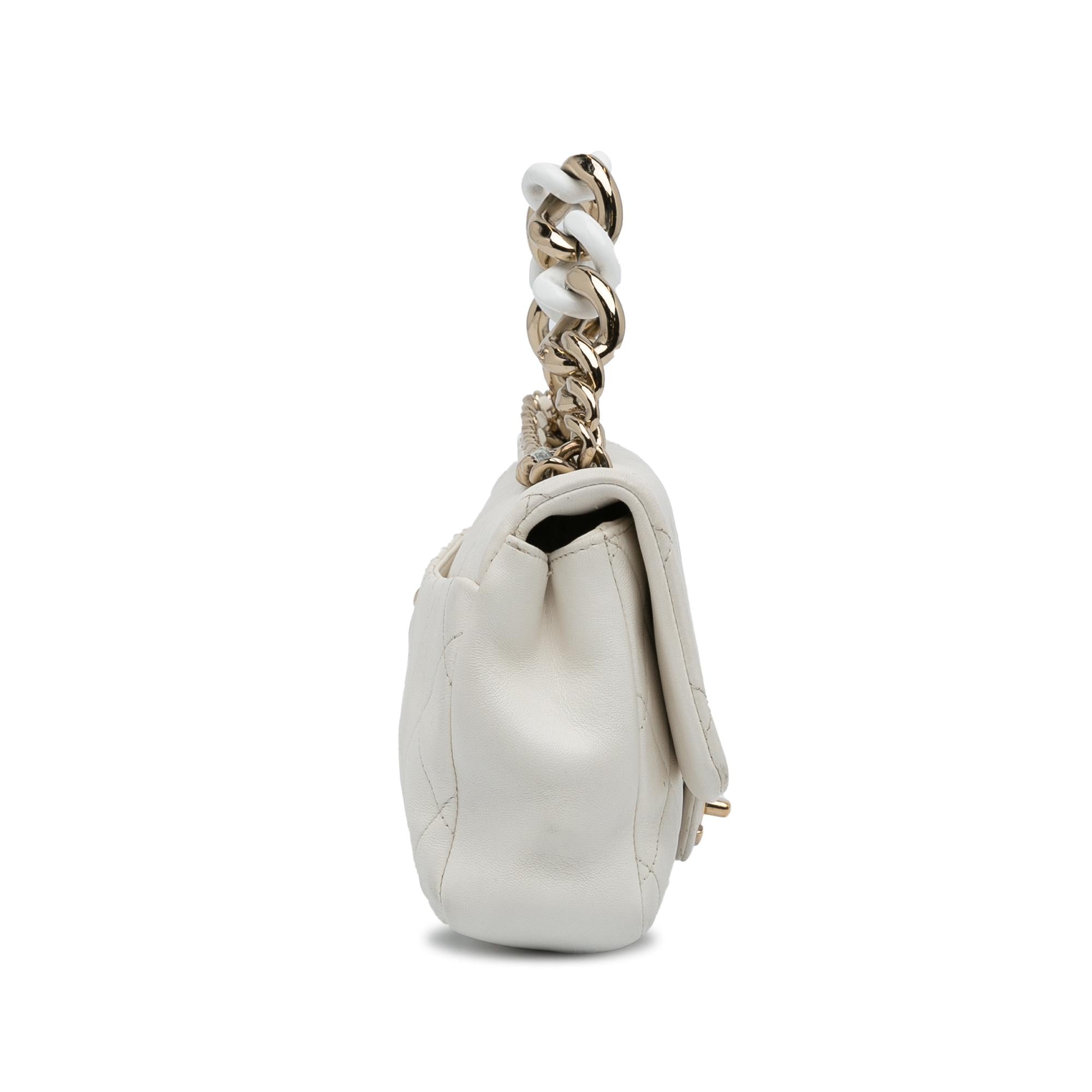 Chanel Medium Lambskin Bicolor Chain Flap Bag (SHG-JkQQCZ)