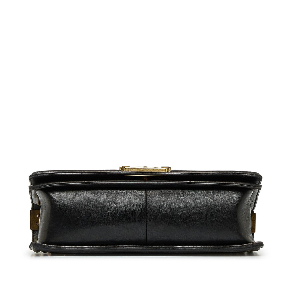 Chanel Medium Lambskin Boy Flap Bag (SHG-1jQAVu)