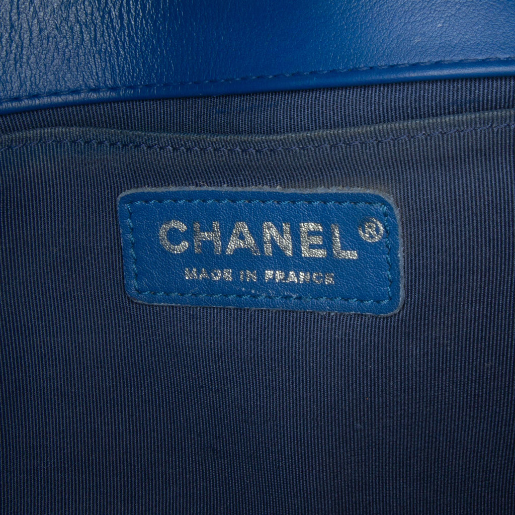 Chanel Medium Lambskin Chevron Boy Flap (SHG-9fPgQE)