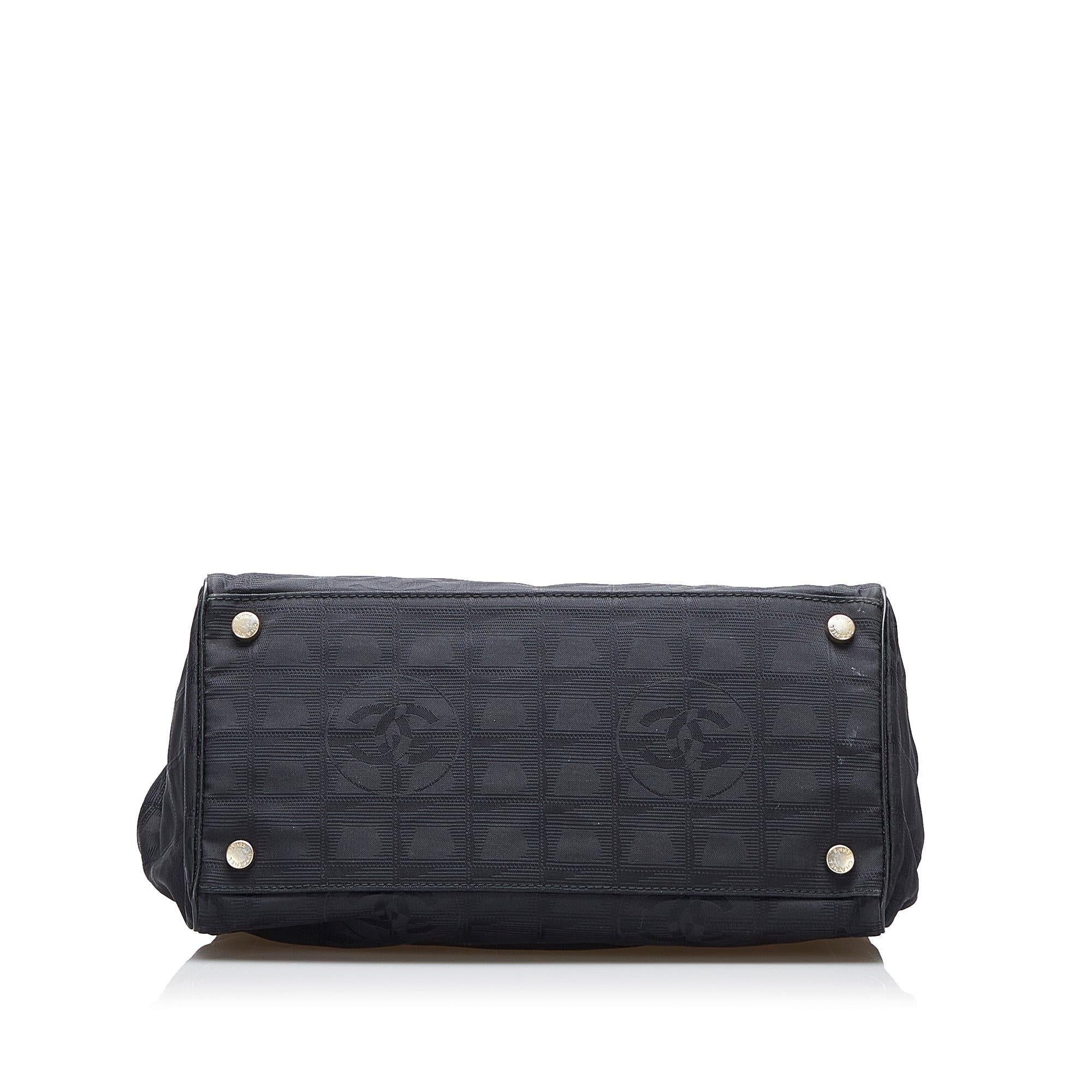 Chanel New Travel Handbag (SHG-tprBiA)