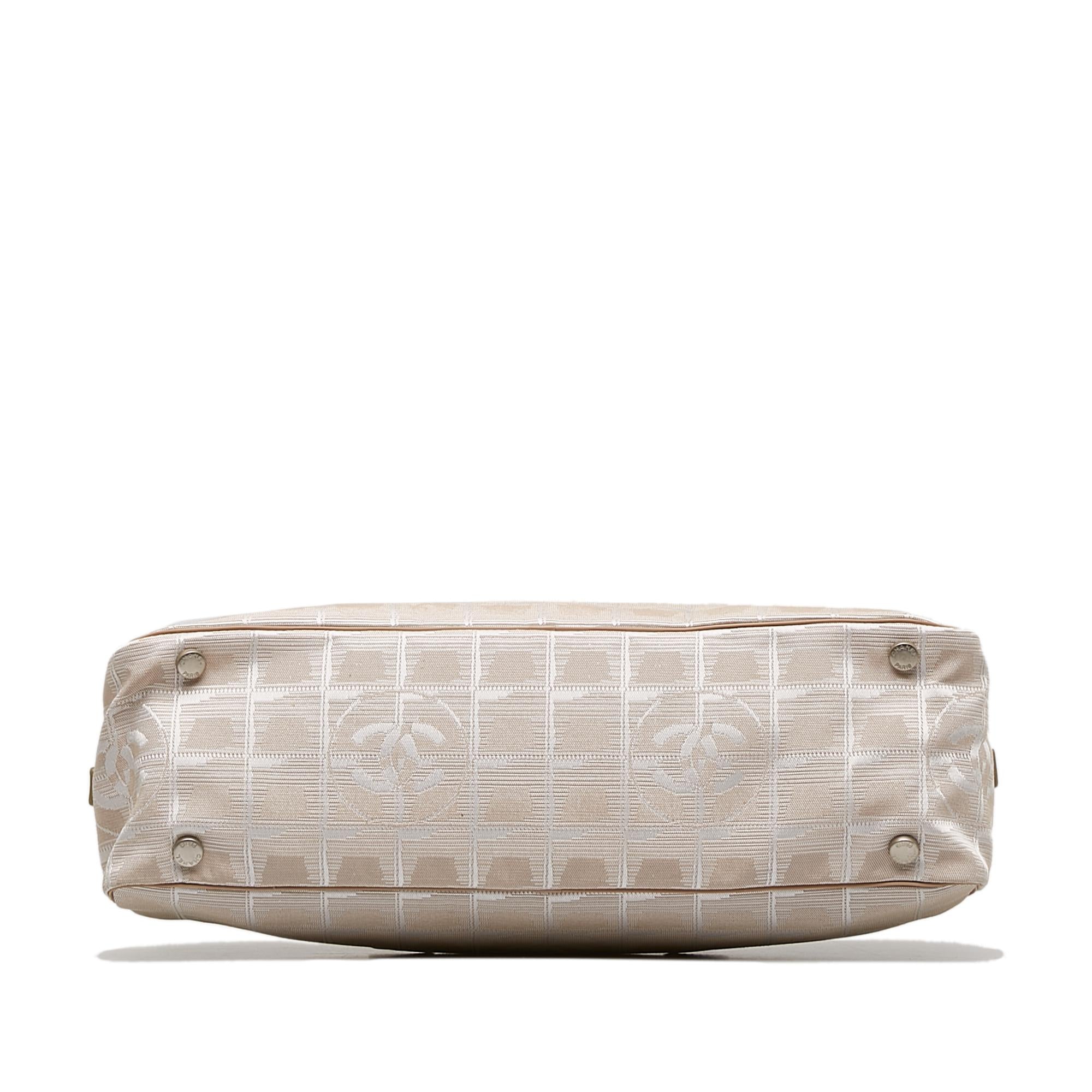 Chanel New Travel Line Handbag (SHG-thWTlc)
